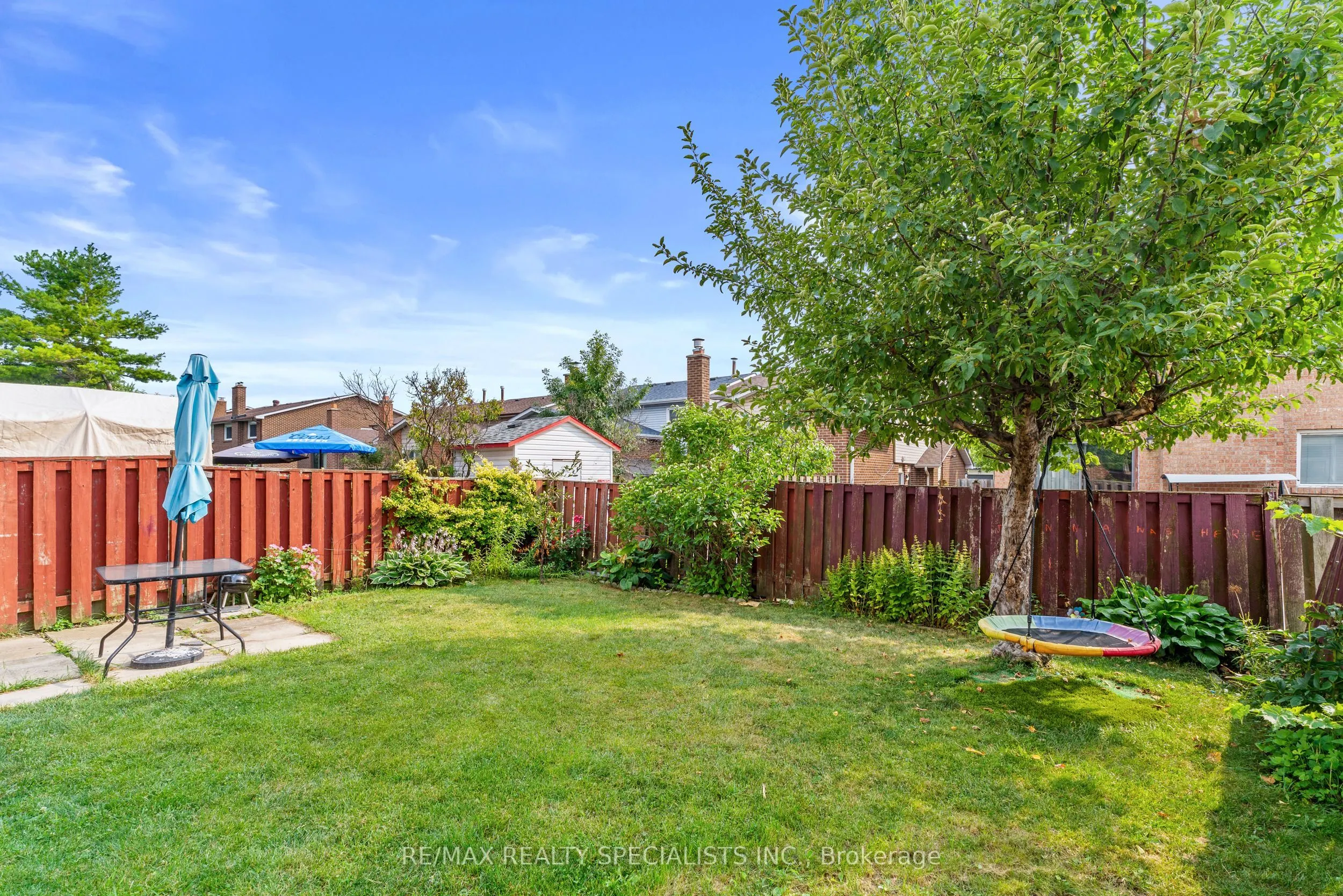 75 Winterfold Drive
