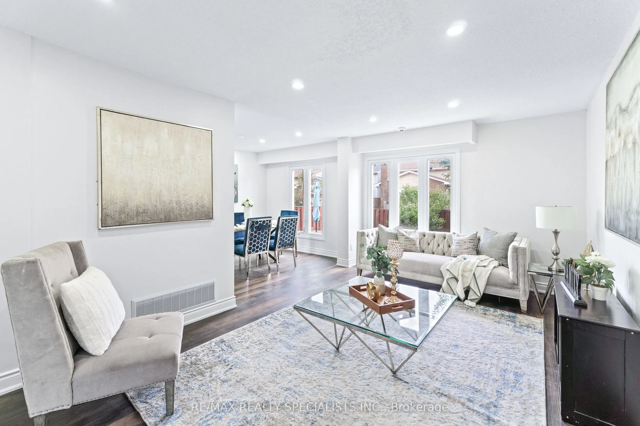75 Winterfold Drive