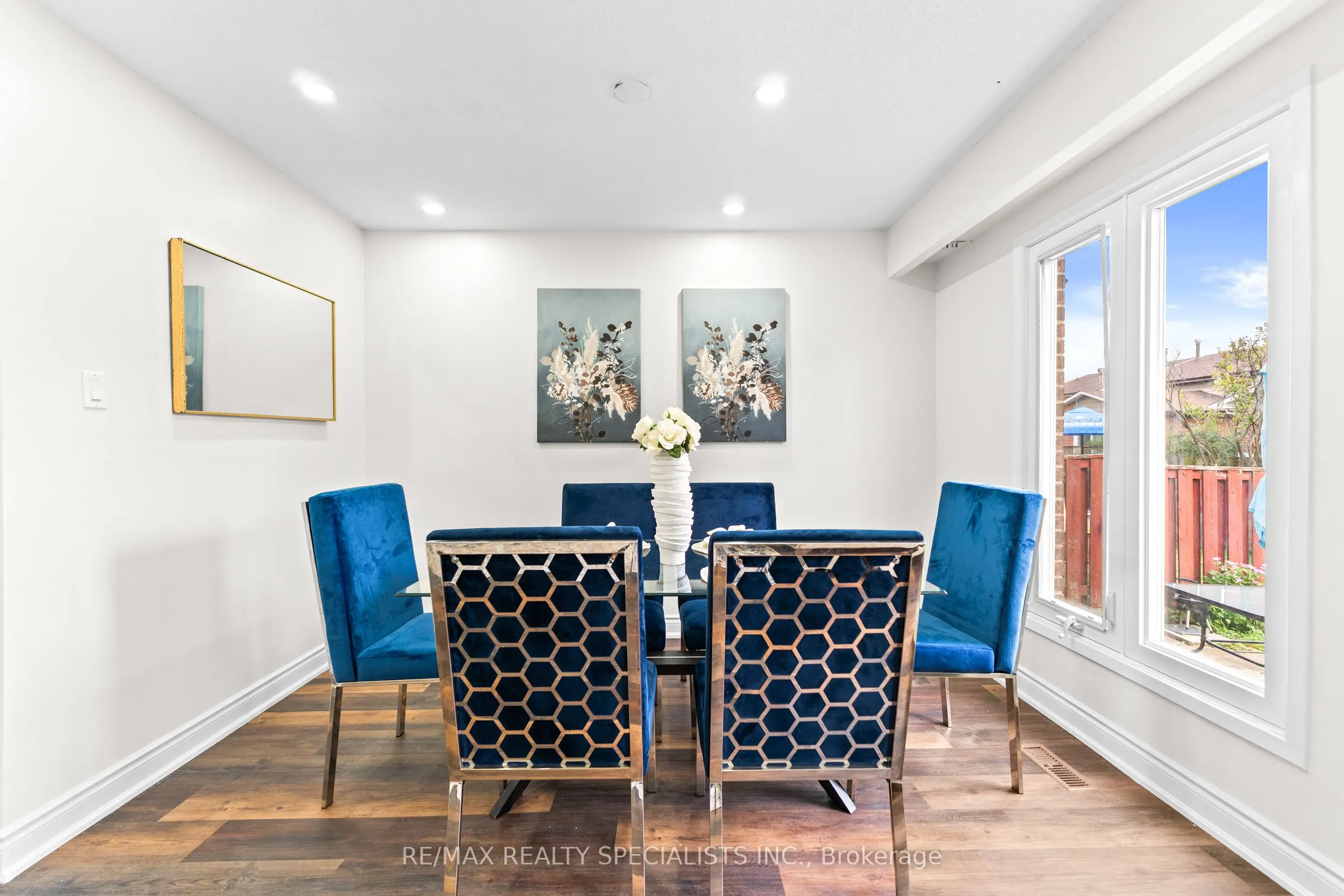 75 Winterfold Drive