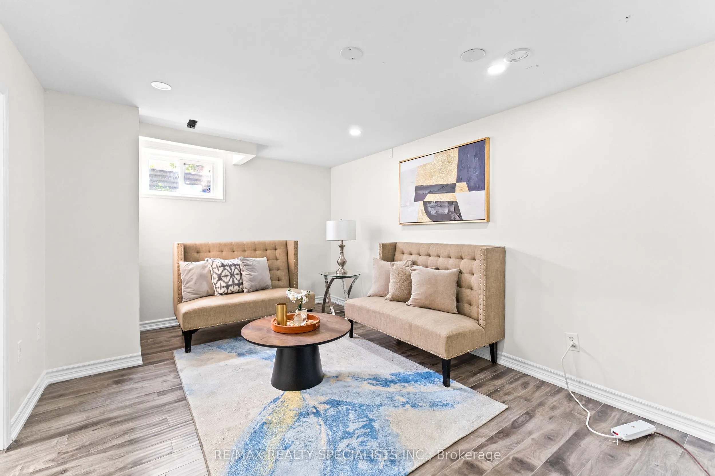 75 Winterfold Drive