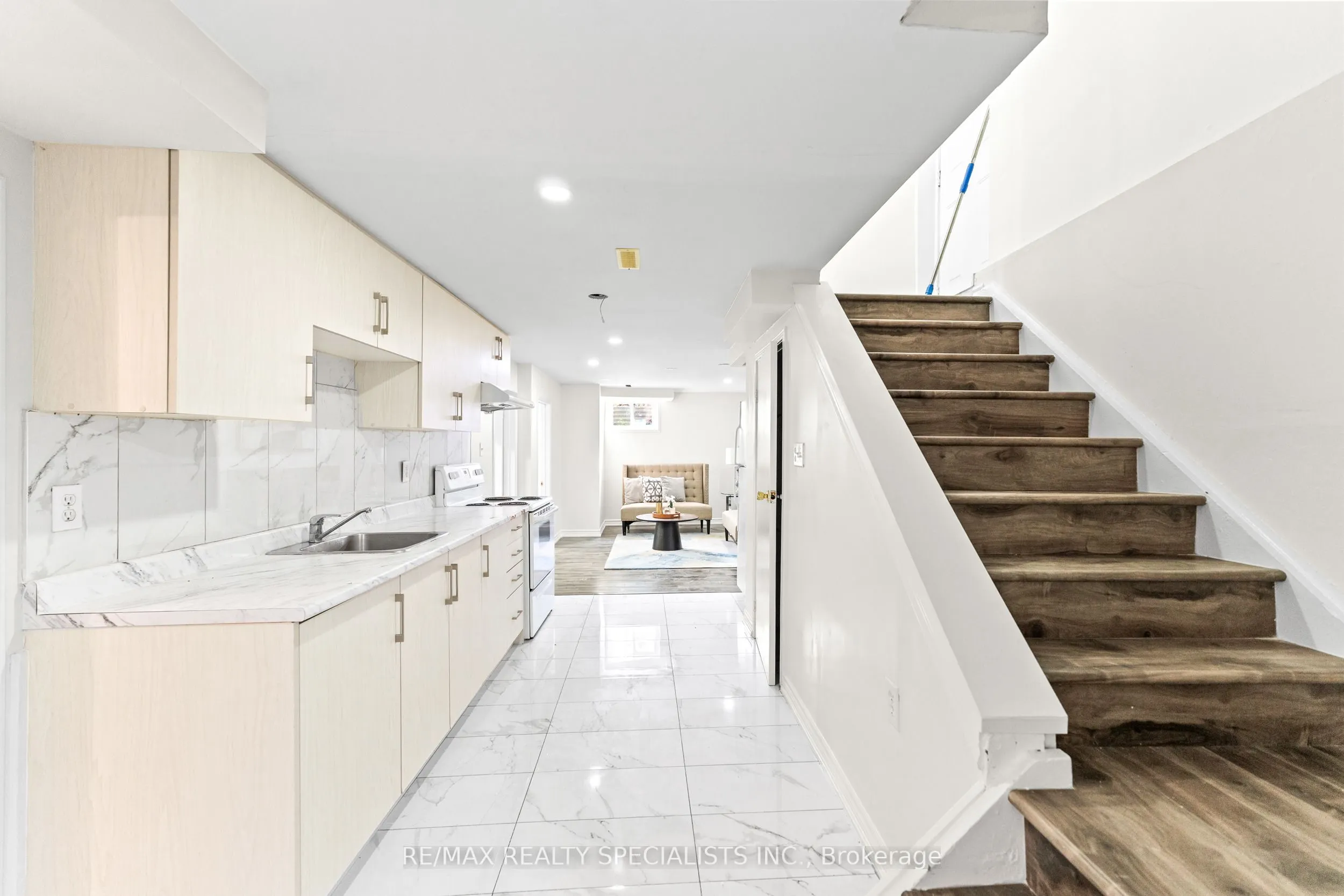 75 Winterfold Drive