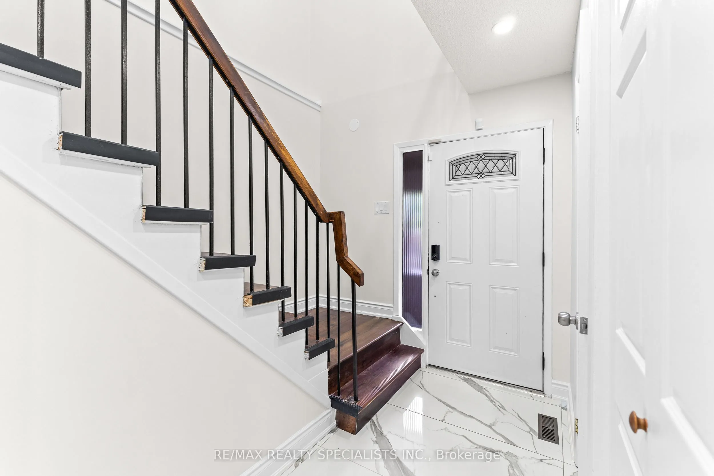 75 Winterfold Drive