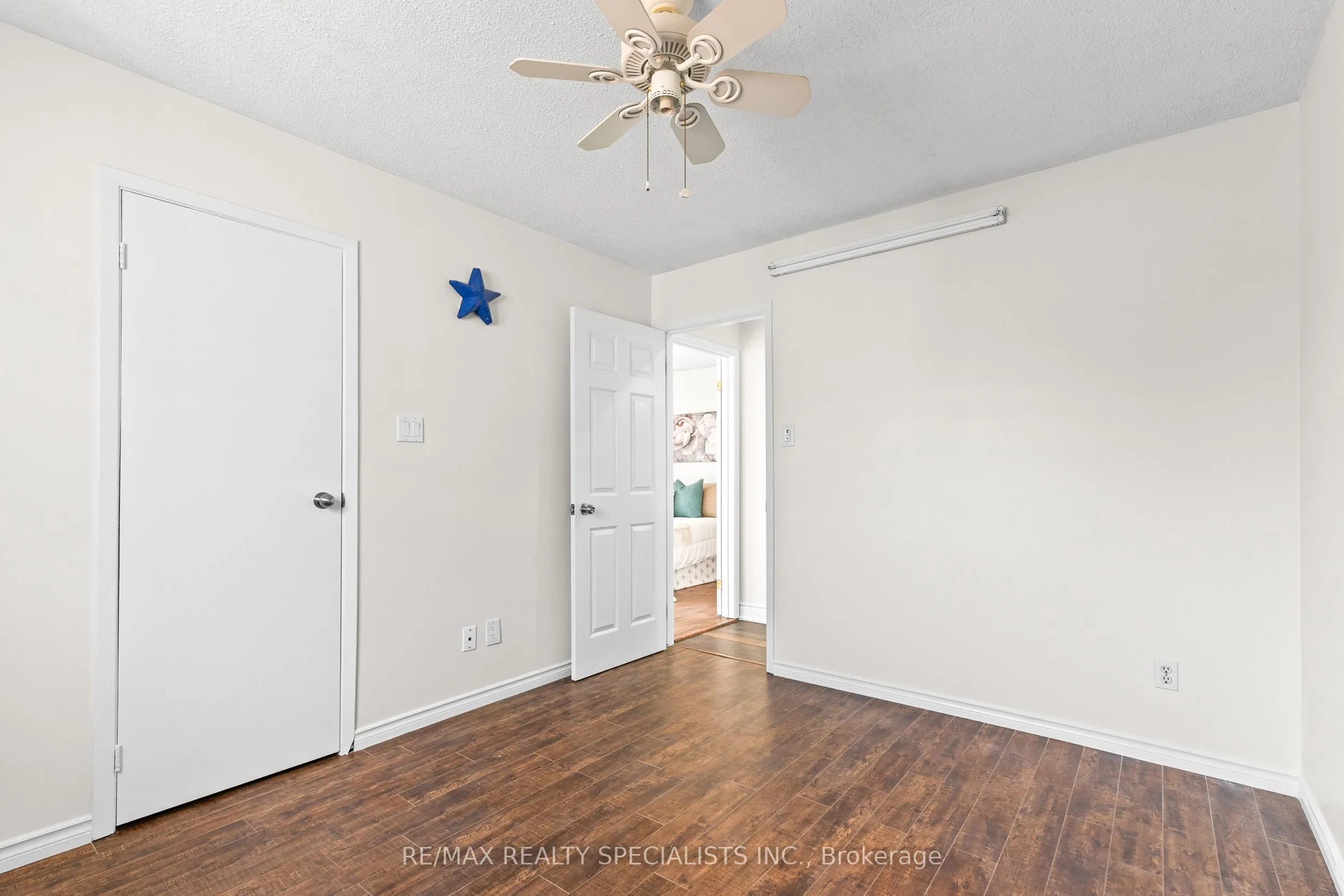 75 Winterfold Drive