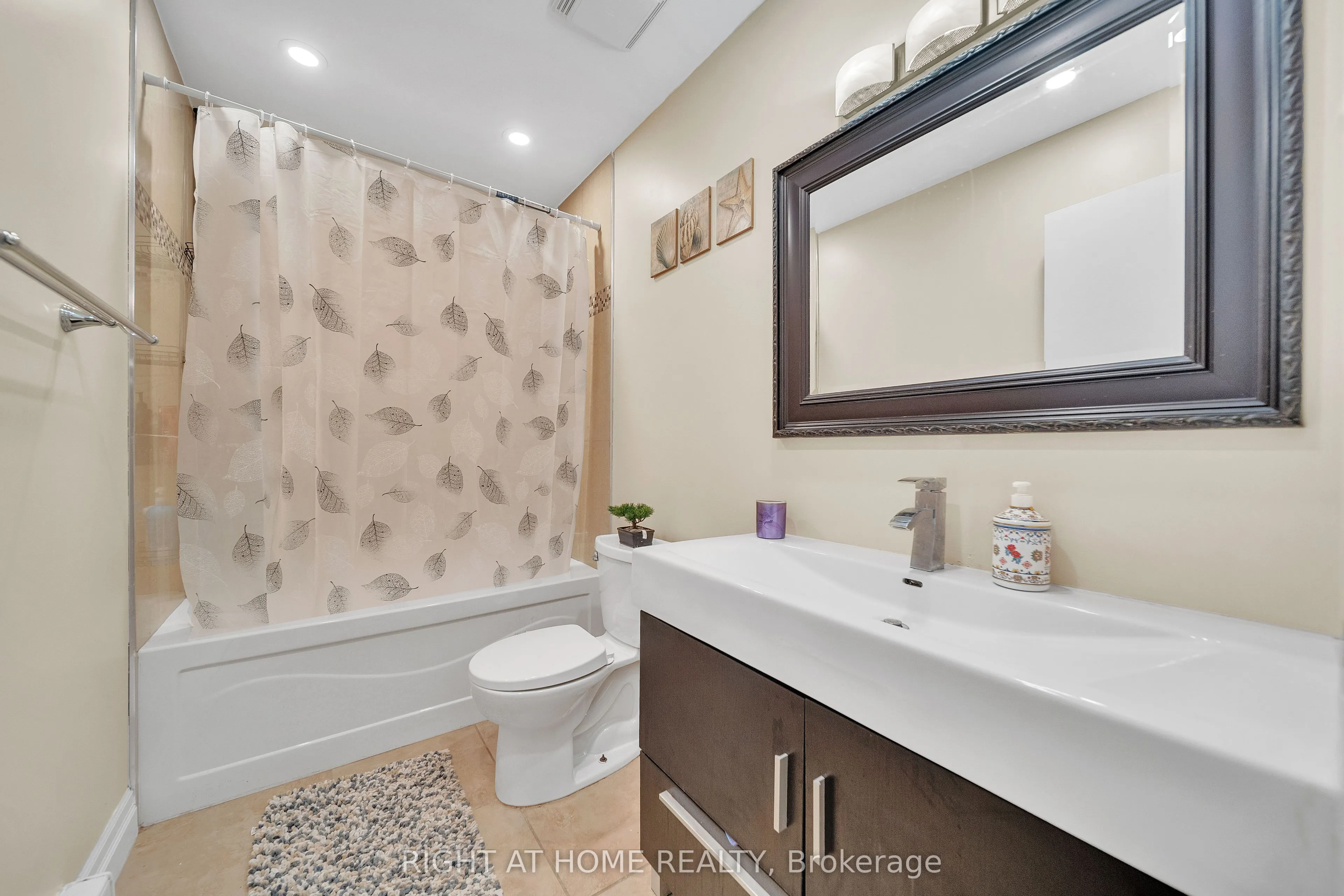 1058 Falgarwood Drive, #132
