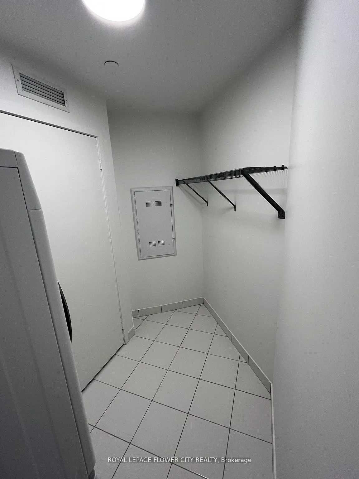 225 Malta Avenue, #1001