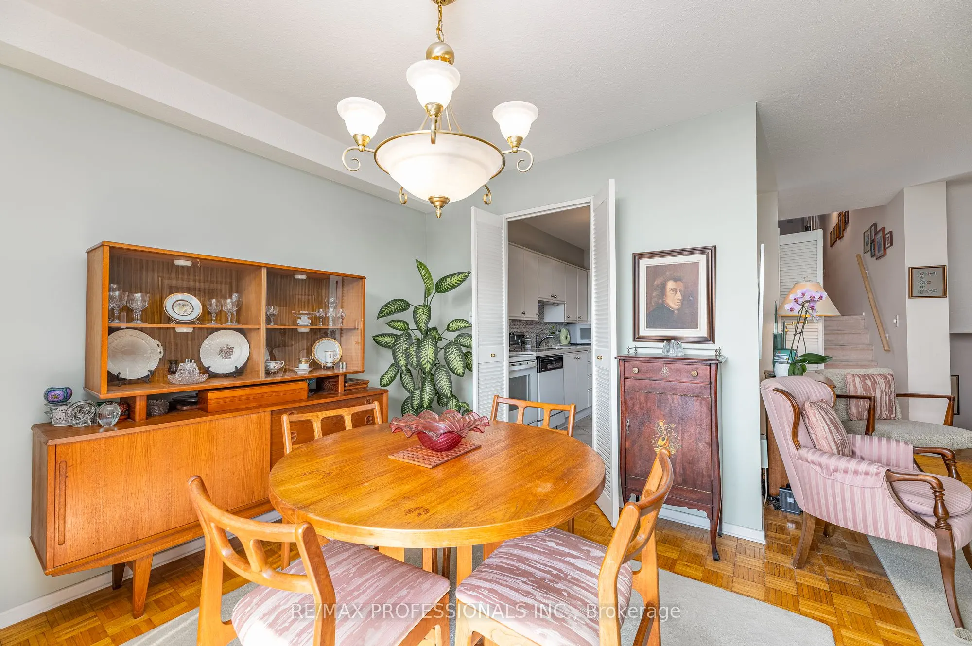 11 Wincott Drive, #907