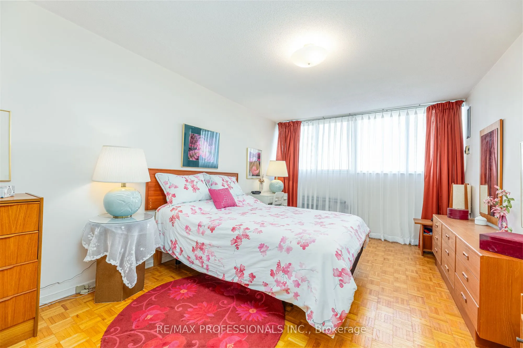 11 Wincott Drive, #907