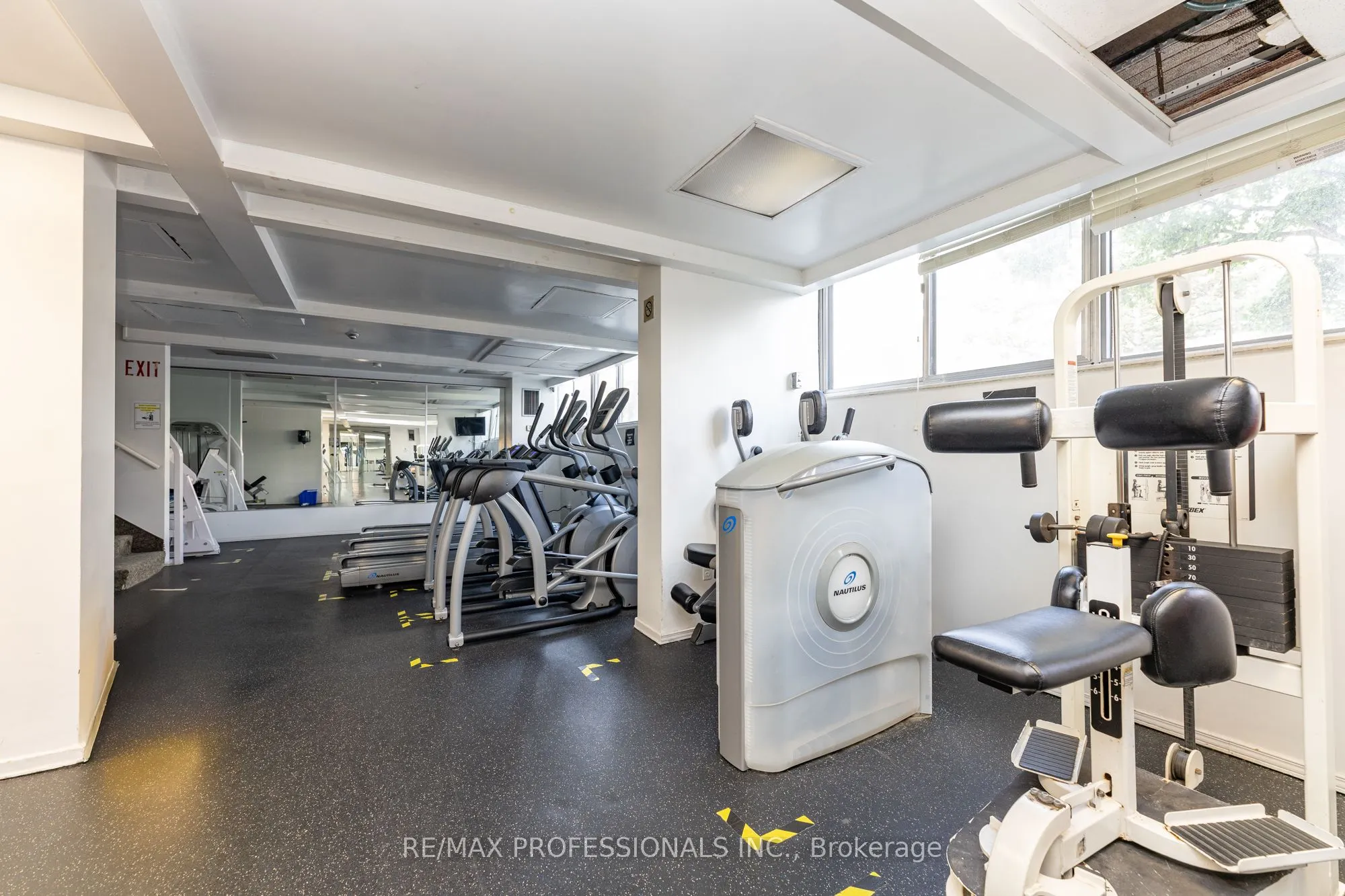 11 Wincott Drive, #907
