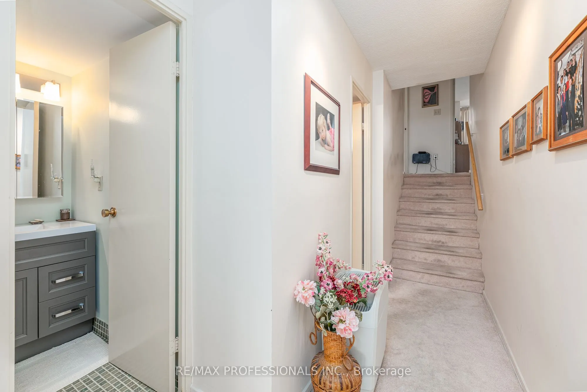 11 Wincott Drive, #907