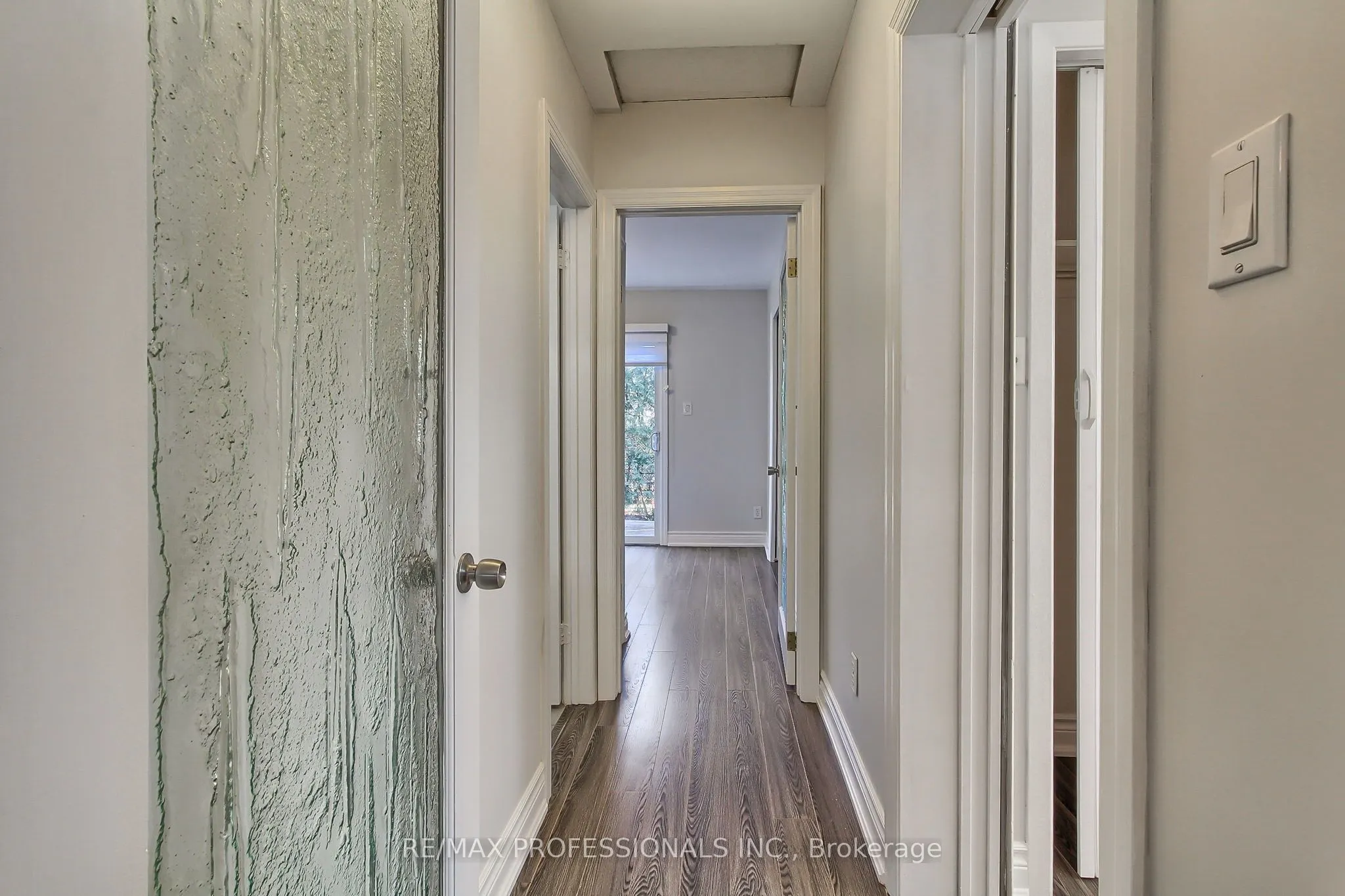 425 Canterbury Crescent