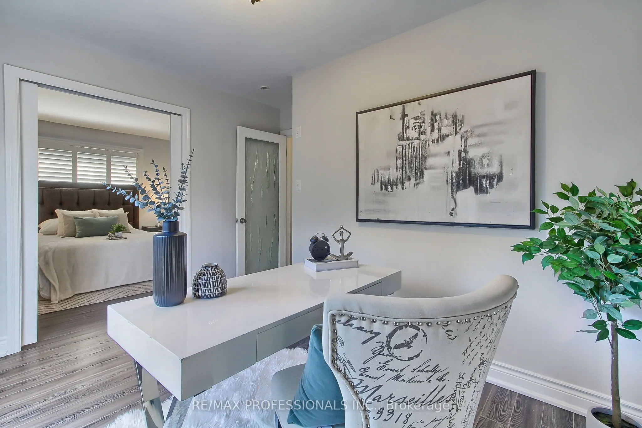 425 Canterbury Crescent
