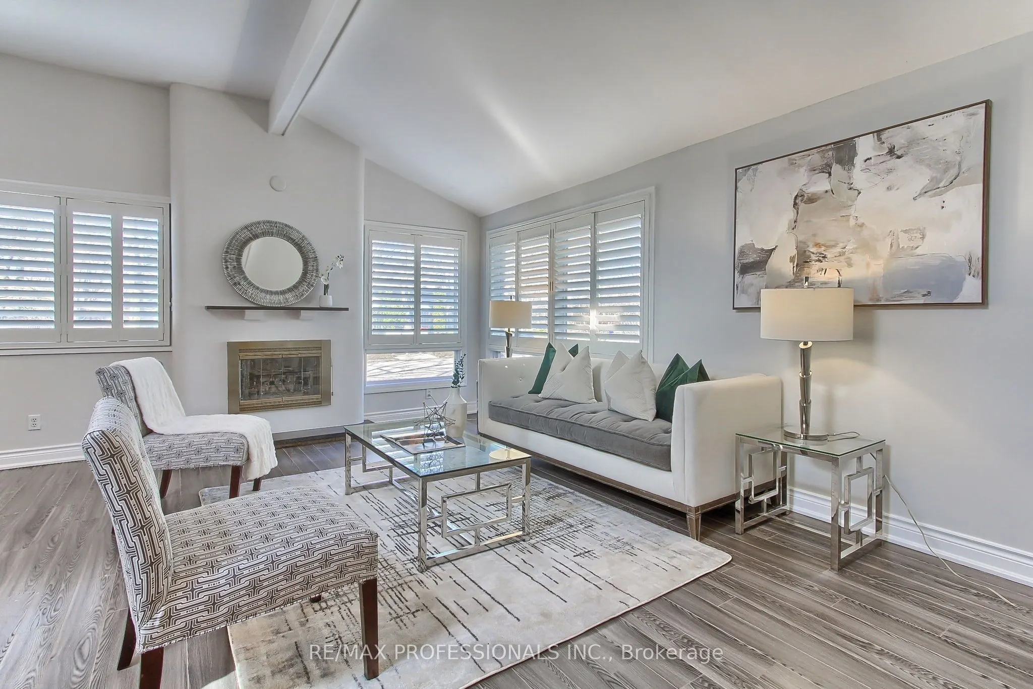 425 Canterbury Crescent