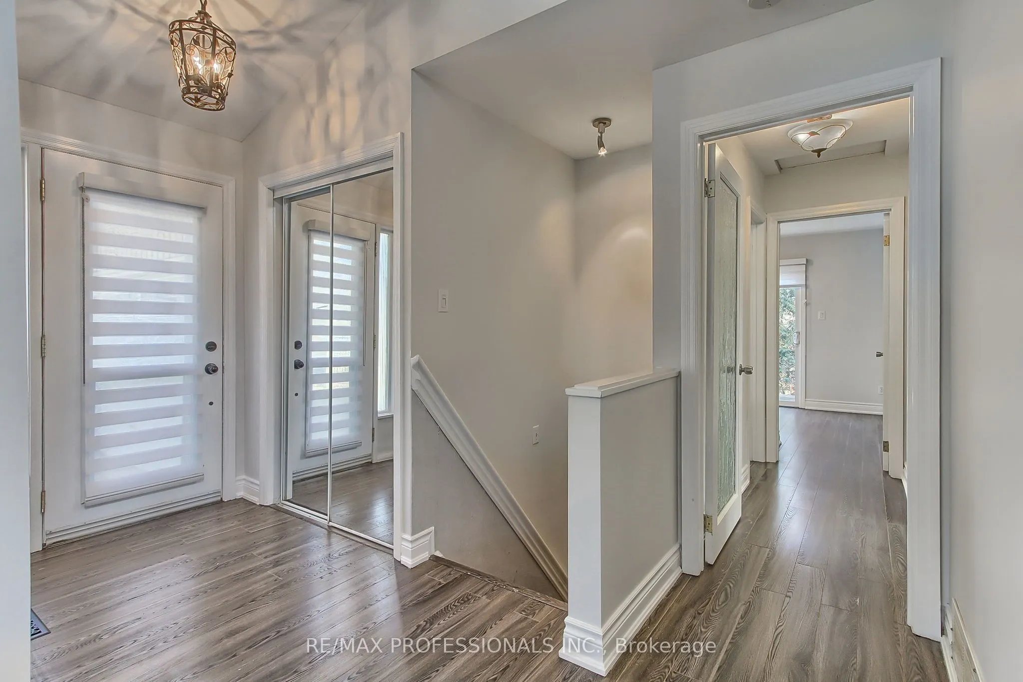 425 Canterbury Crescent