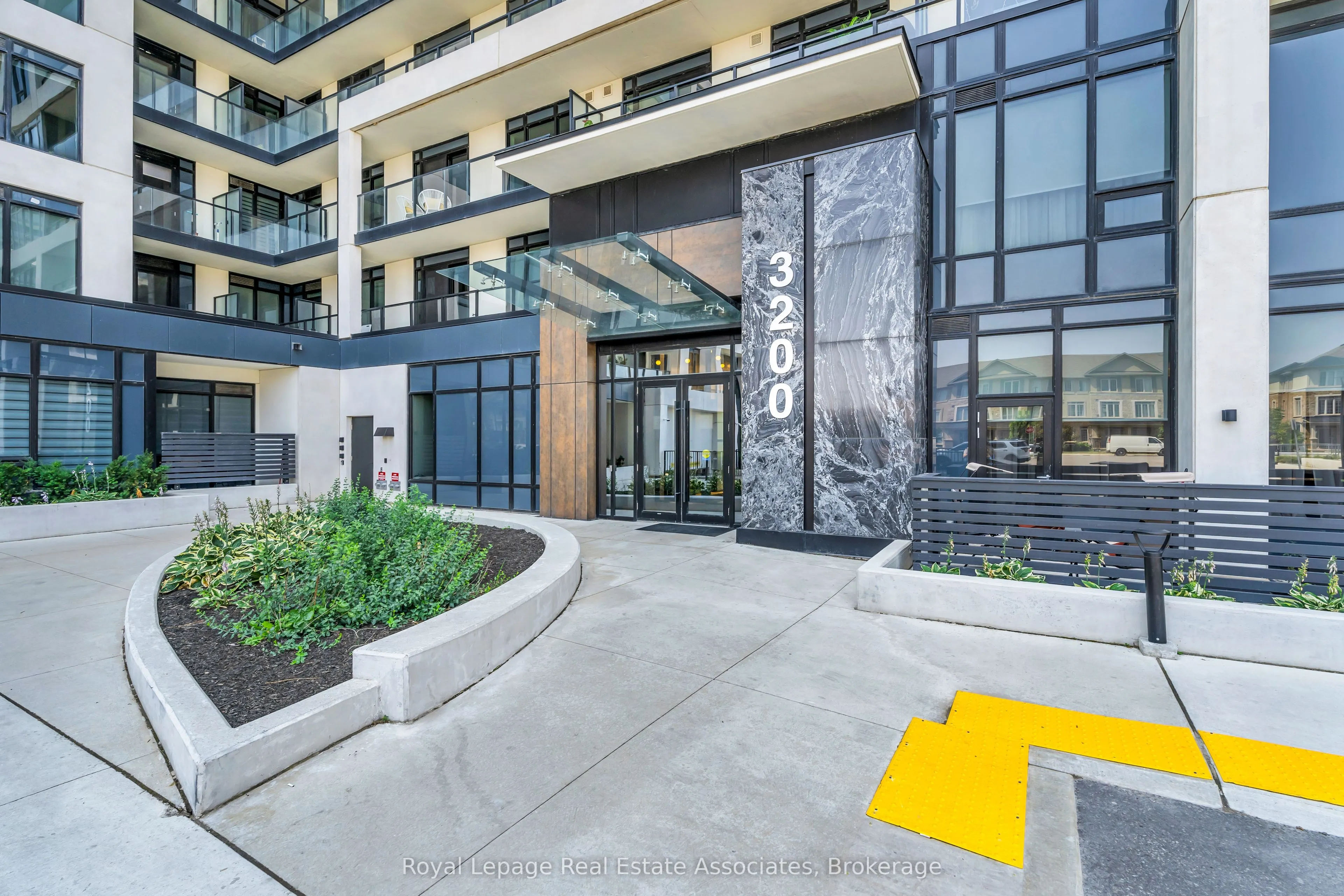 3200 William Coltson Avenue, #622