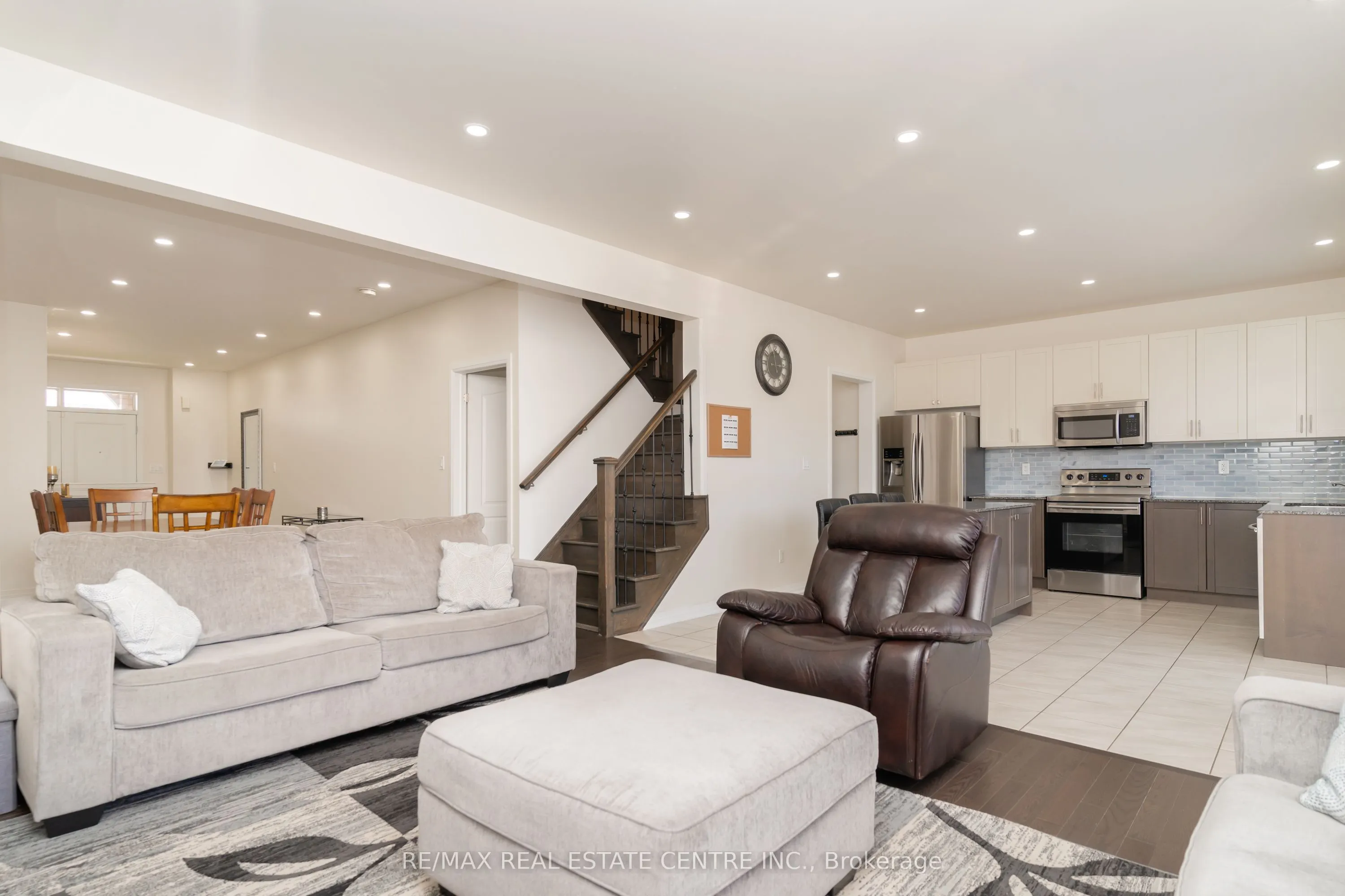 10 Drew Brown Boulevard