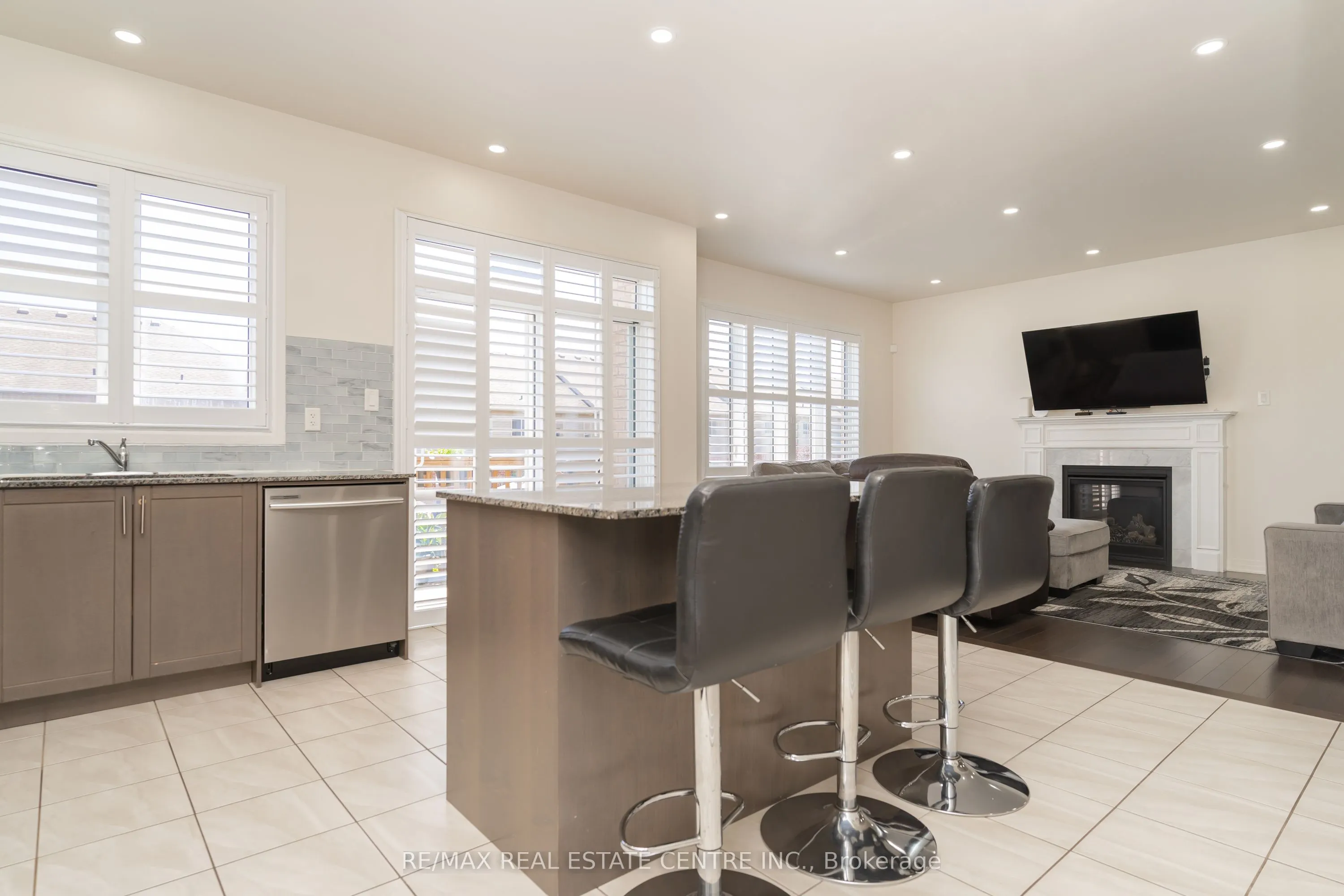 10 Drew Brown Boulevard