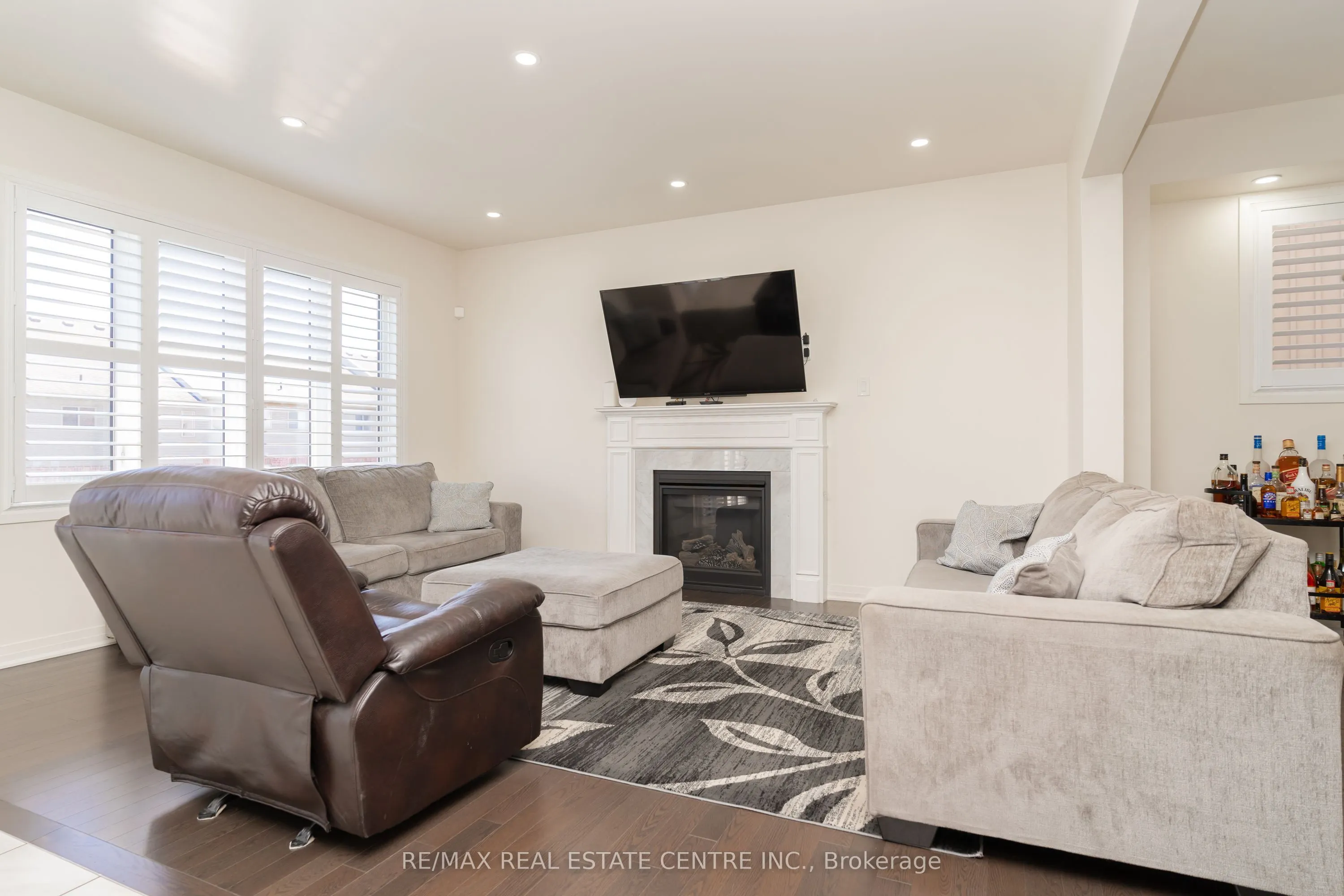 10 Drew Brown Boulevard