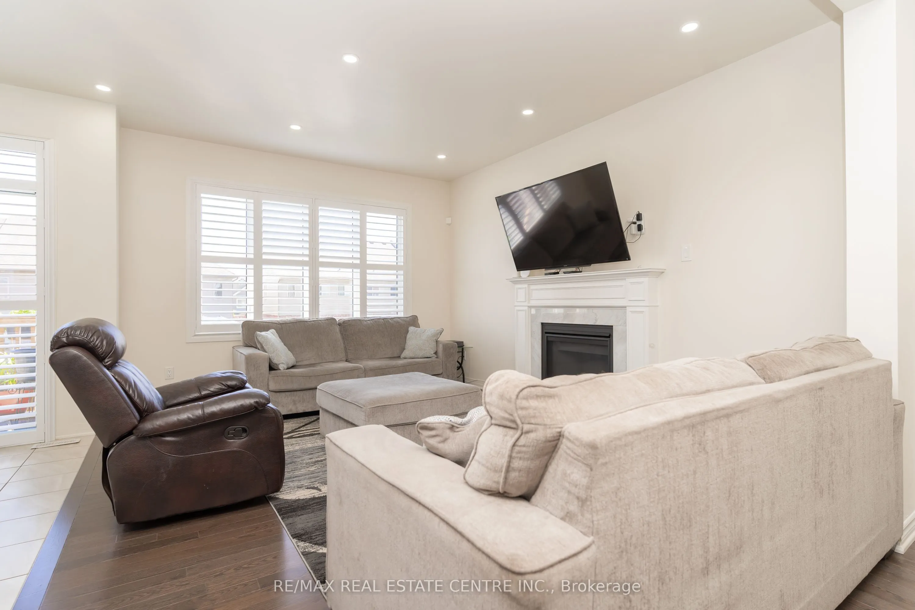 10 Drew Brown Boulevard