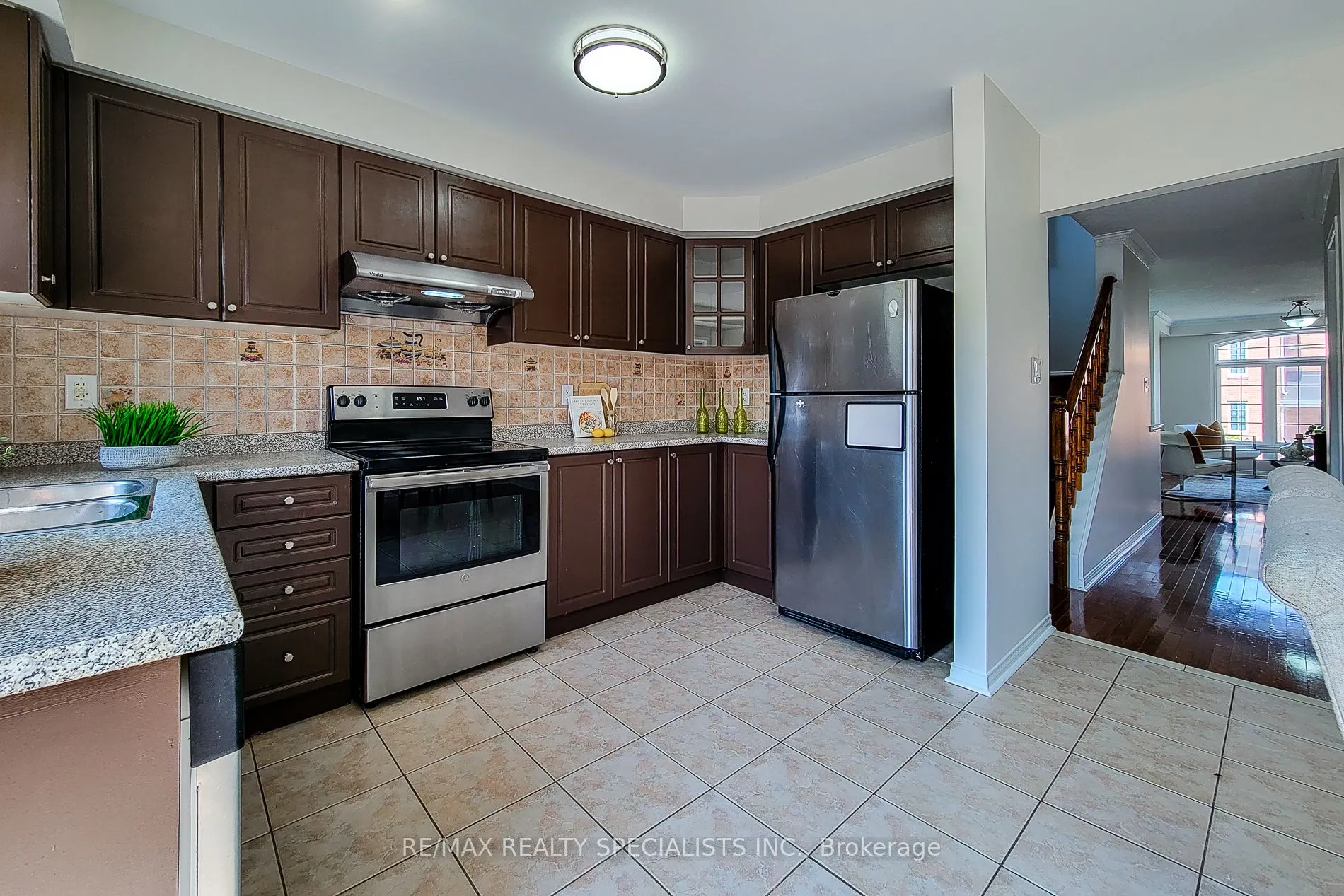 3434 REDPATH Circle