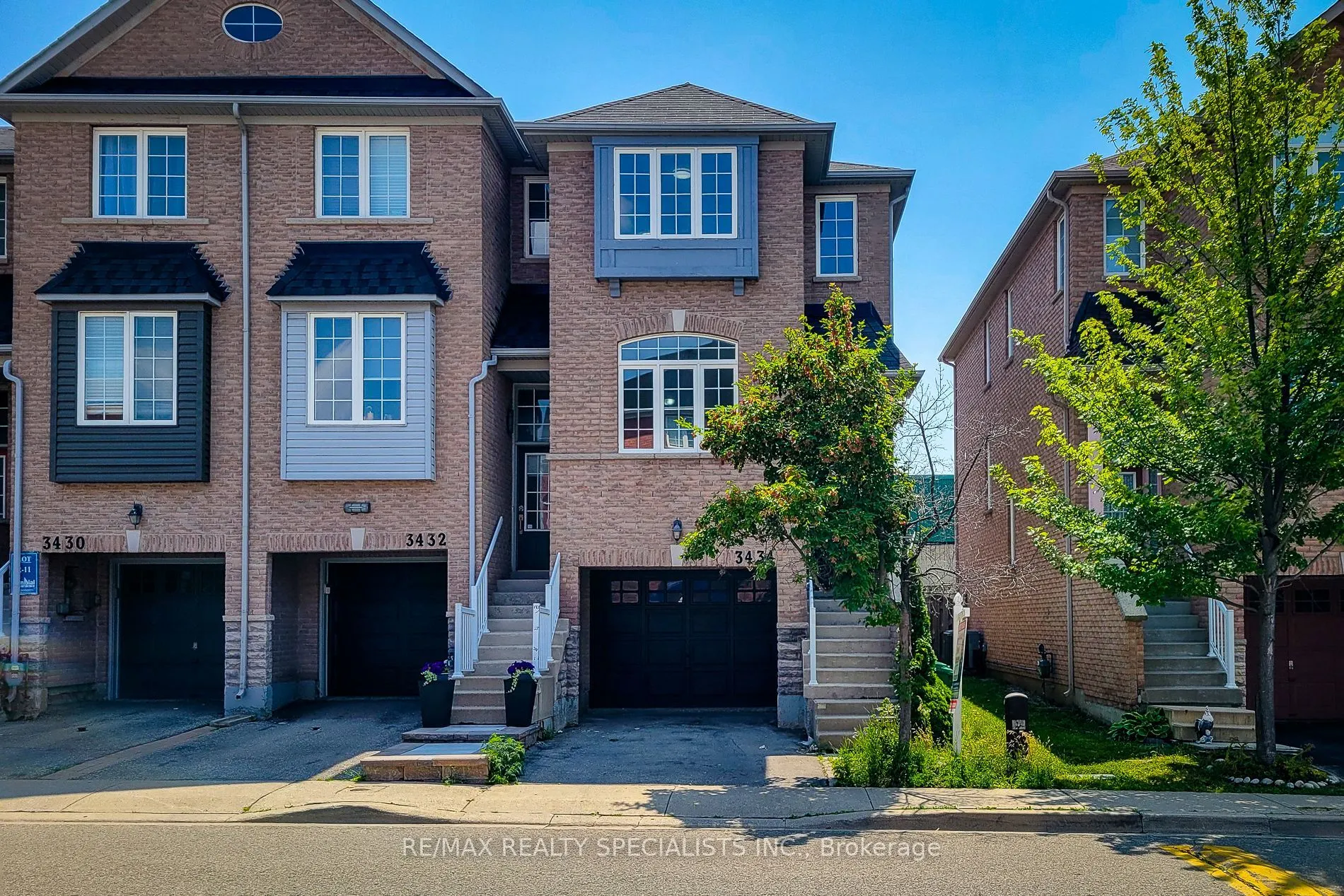 3434 REDPATH Circle