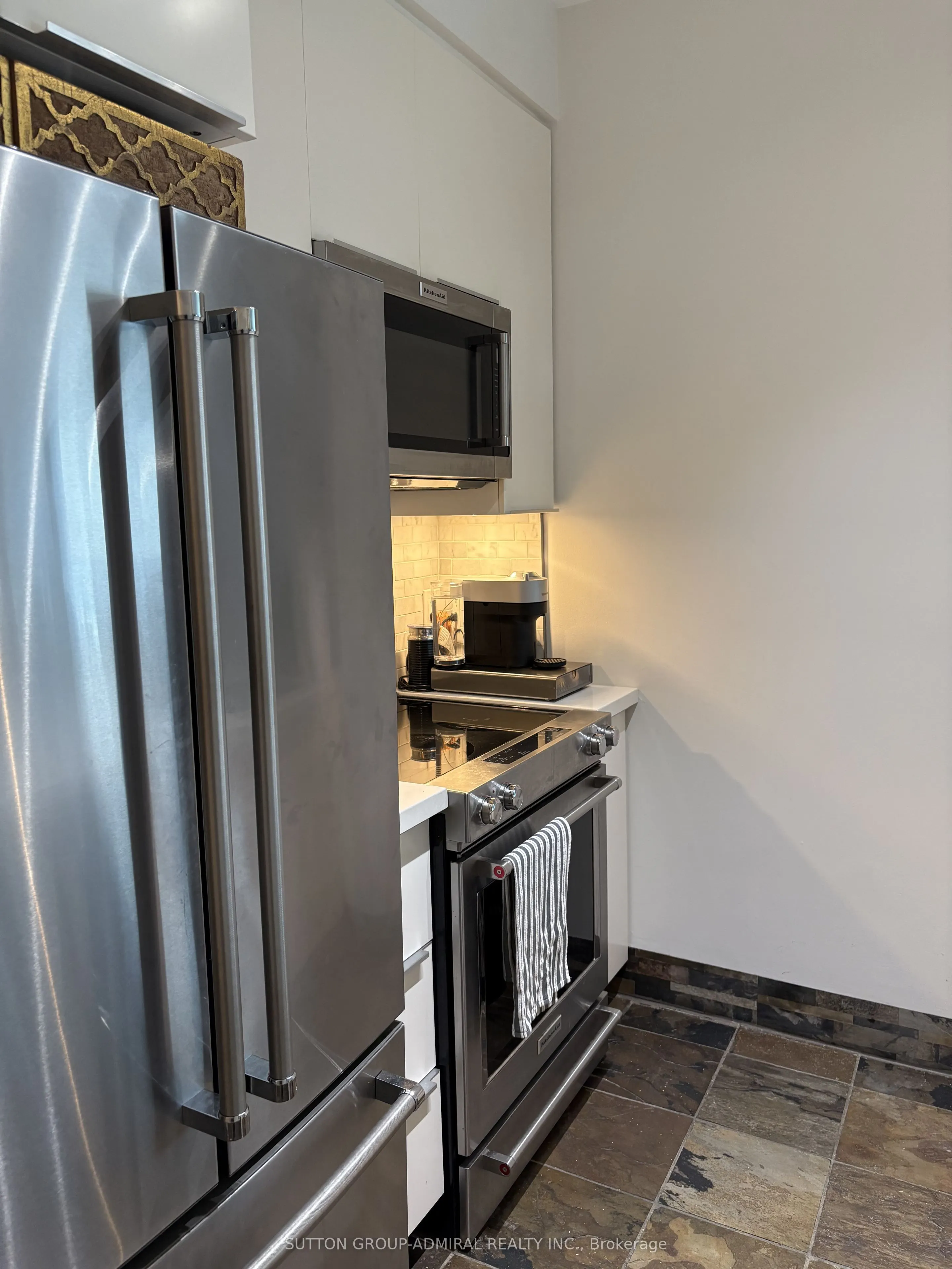 2087 Lakeshore Boulevard, #503