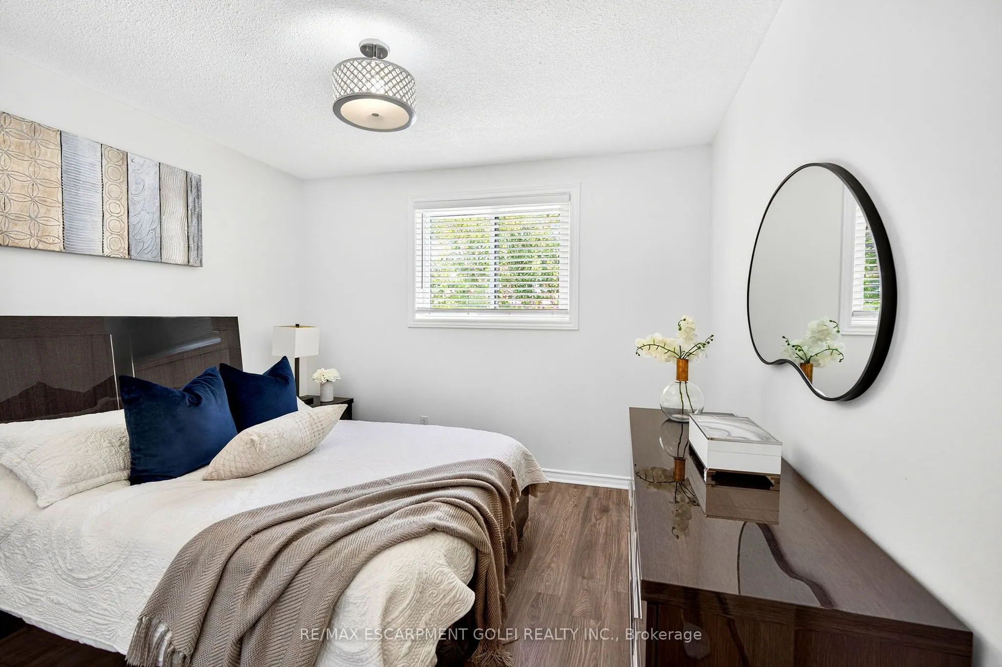 2221 MANCHESTER Drive