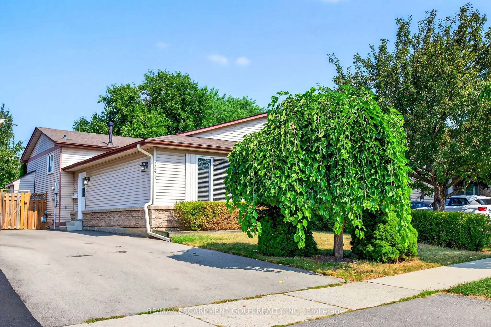 2221 MANCHESTER Drive