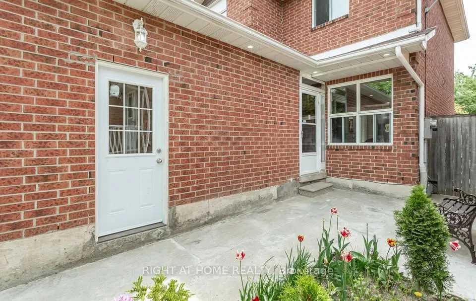86 Clarridge Court N, #Basement
