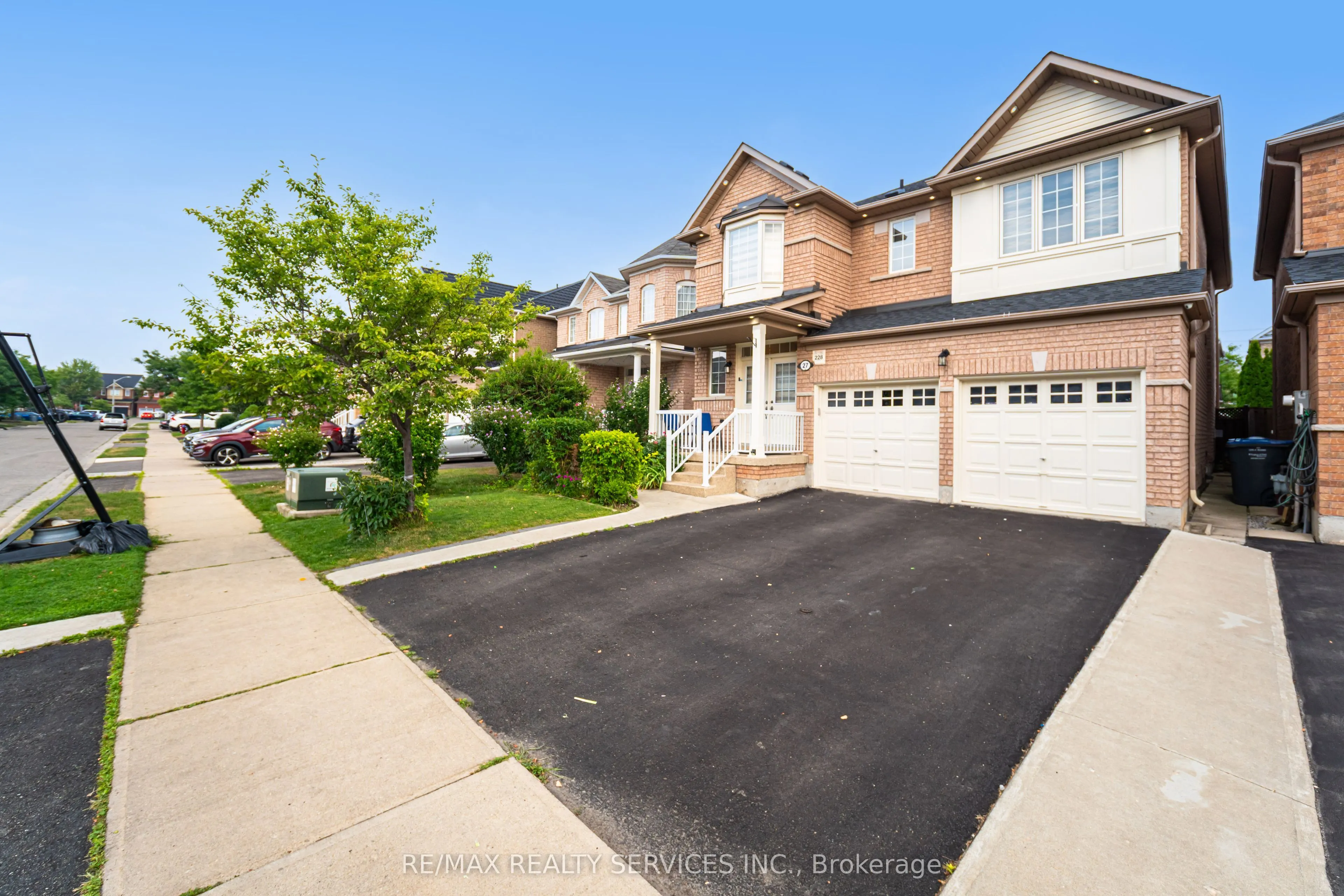 27 Hardgate Crescent