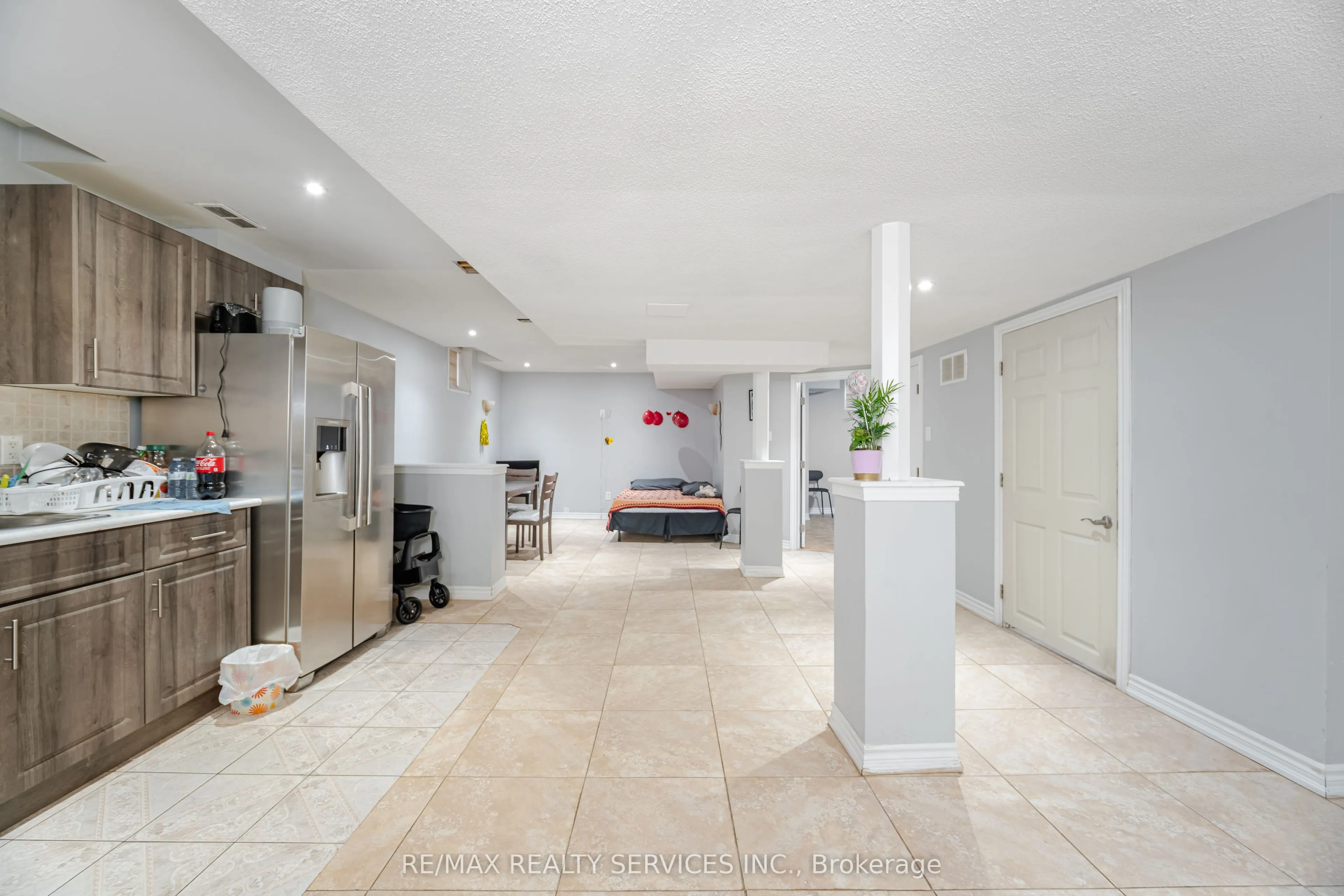 27 Hardgate Crescent