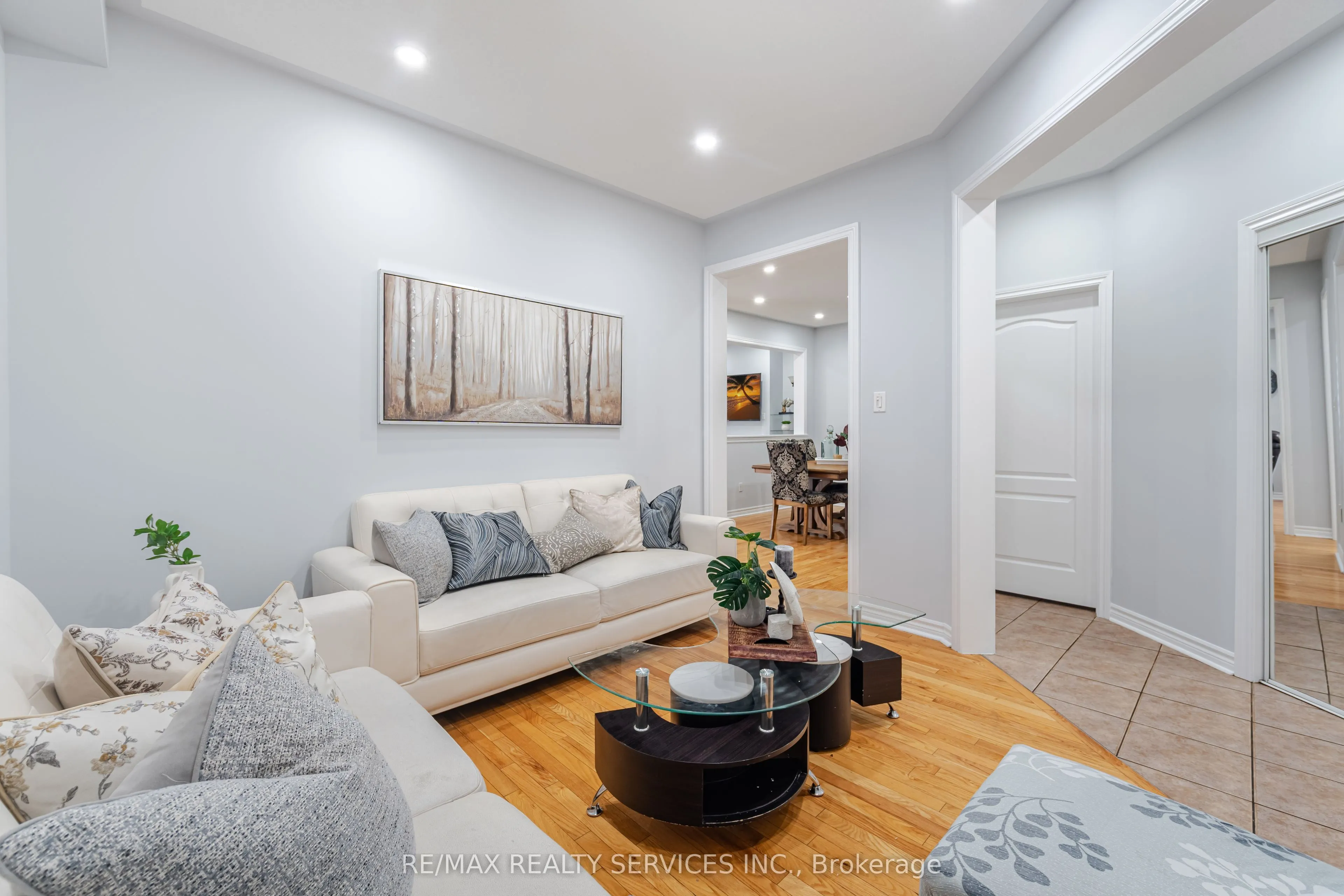 27 Hardgate Crescent