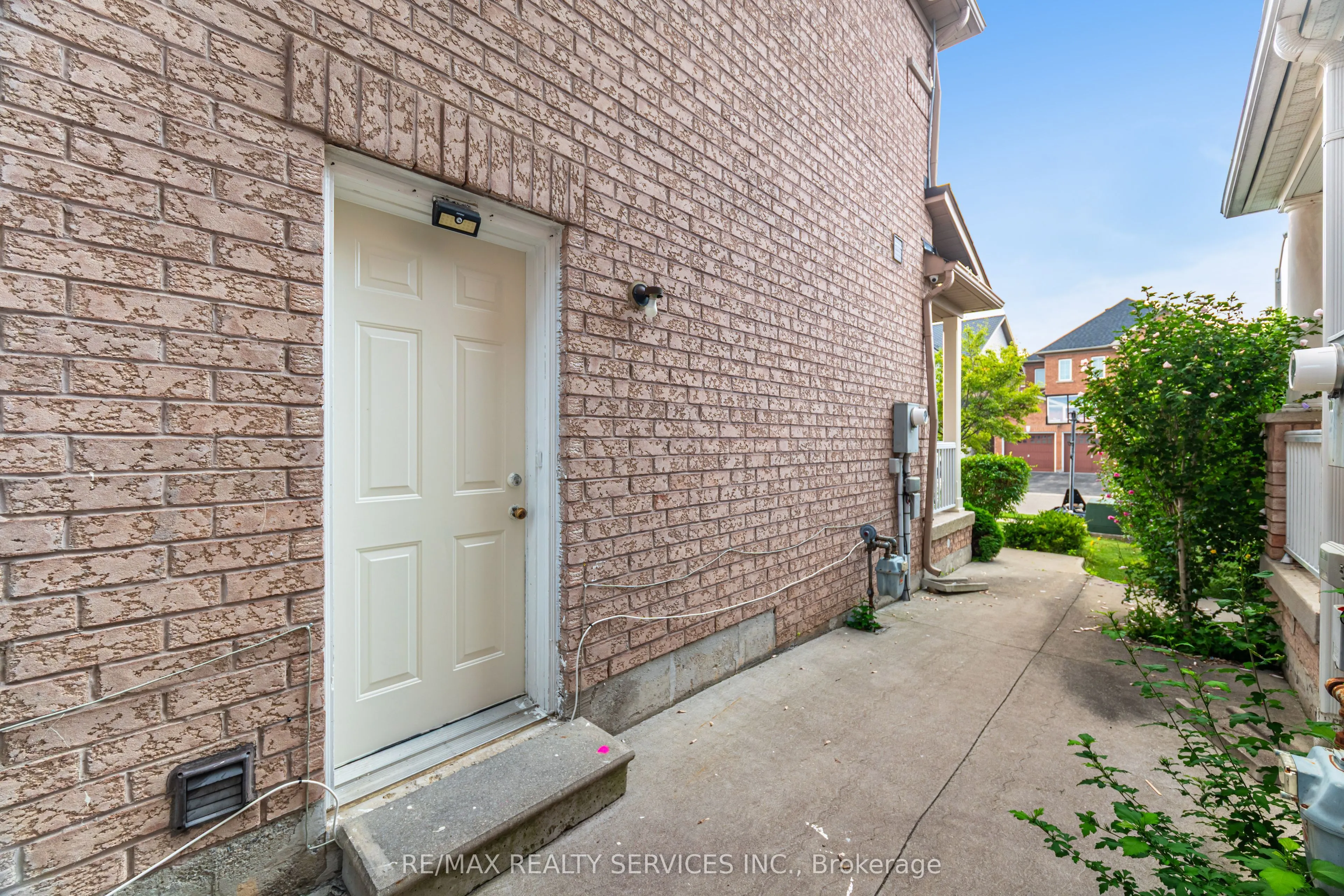 27 Hardgate Crescent