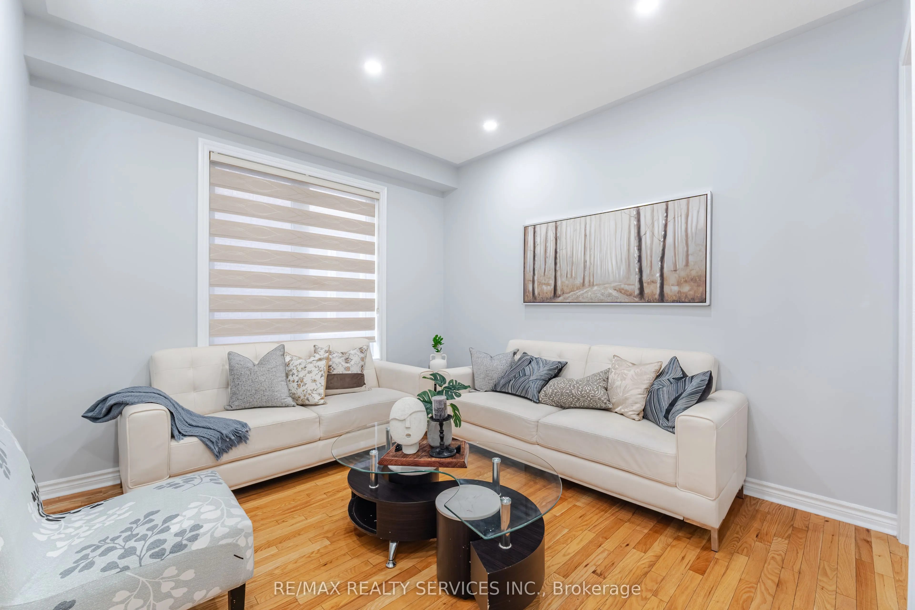 27 Hardgate Crescent