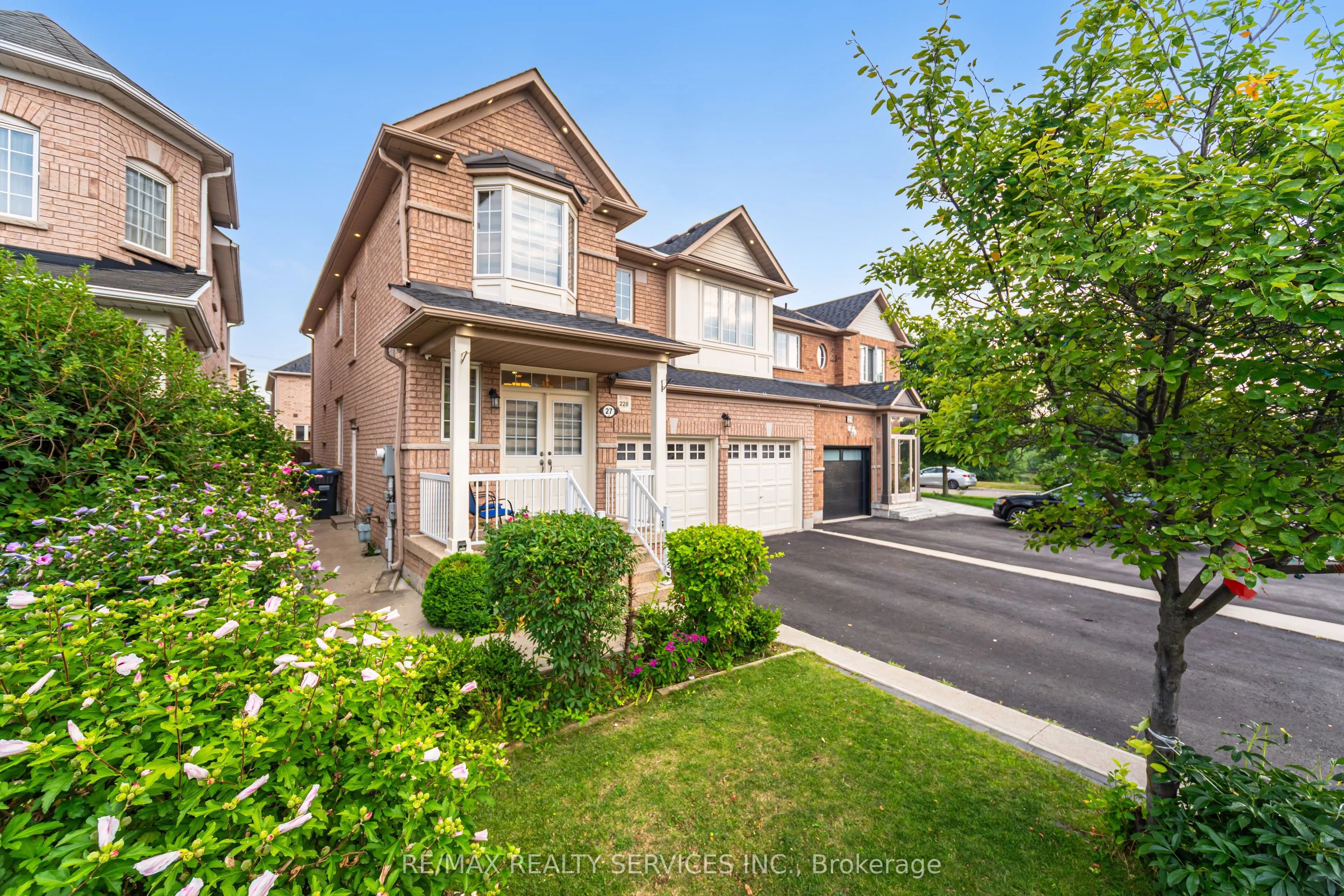 27 Hardgate Crescent