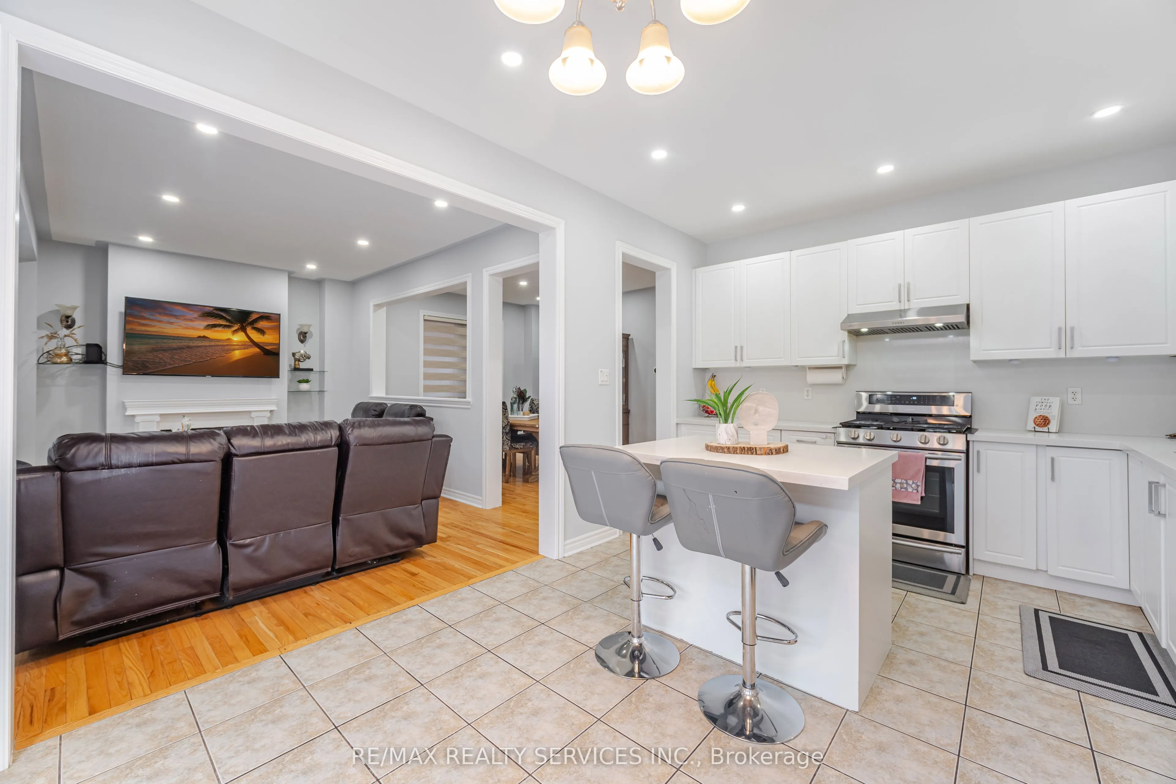 27 Hardgate Crescent