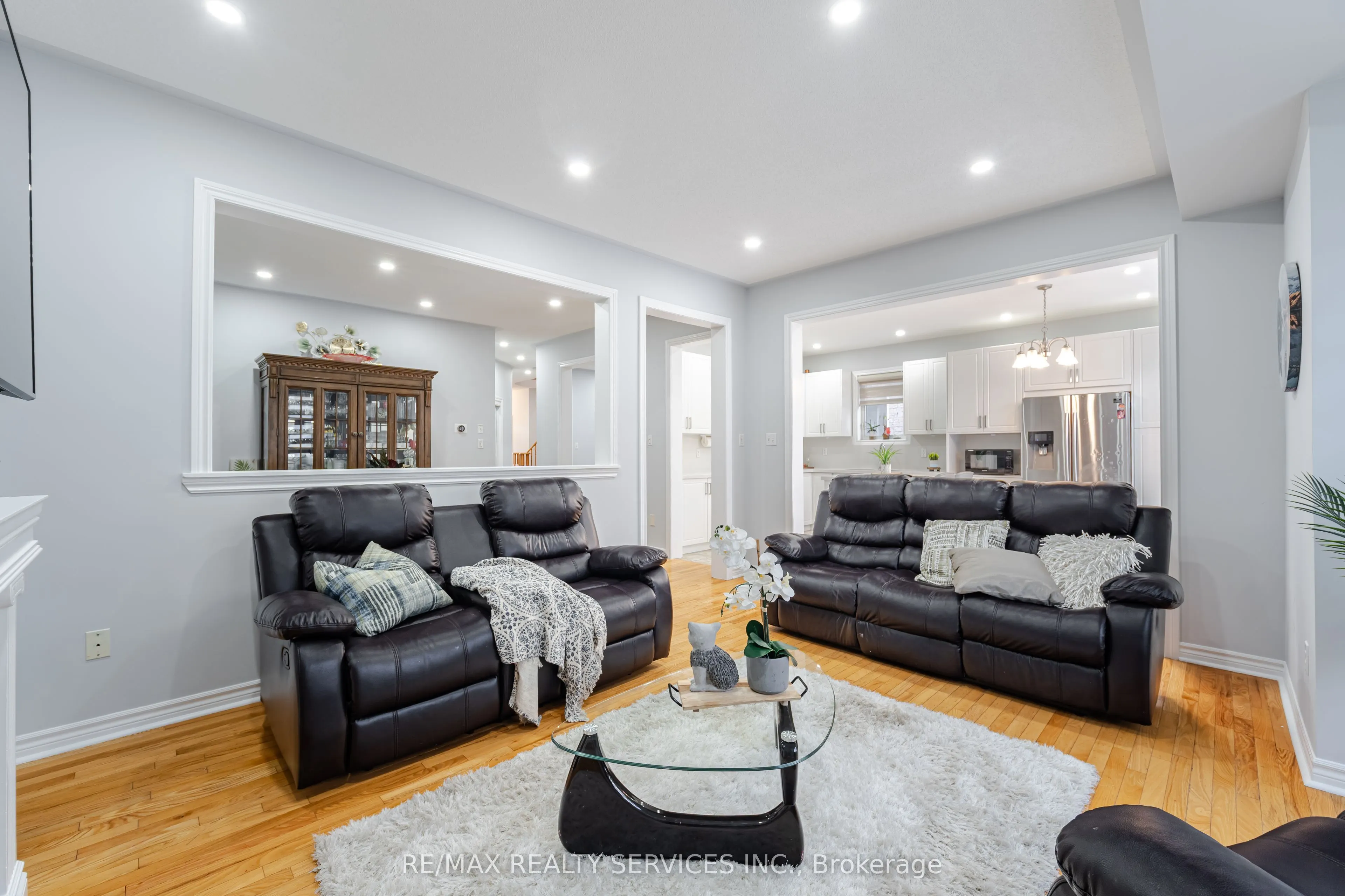 27 Hardgate Crescent