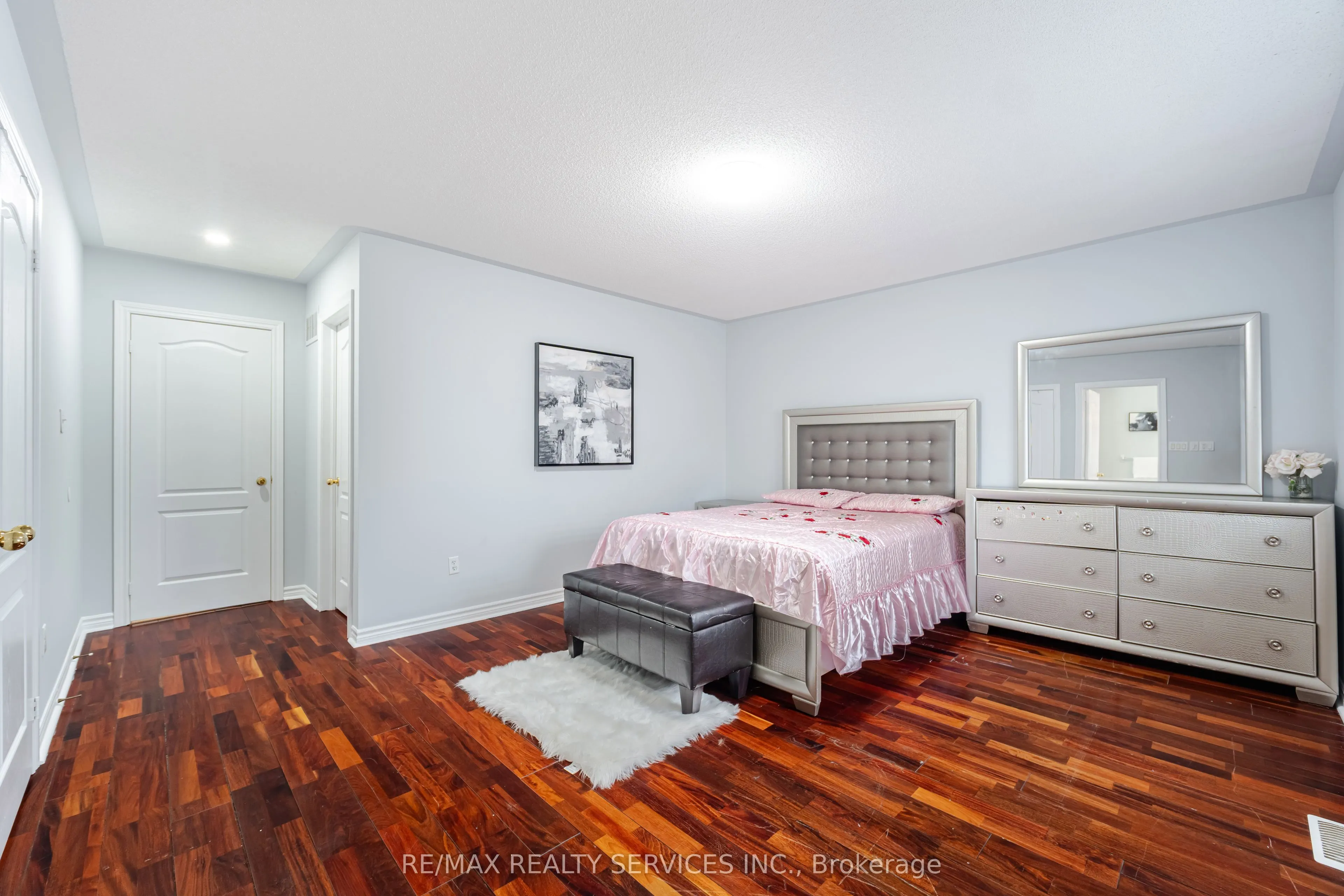 27 Hardgate Crescent