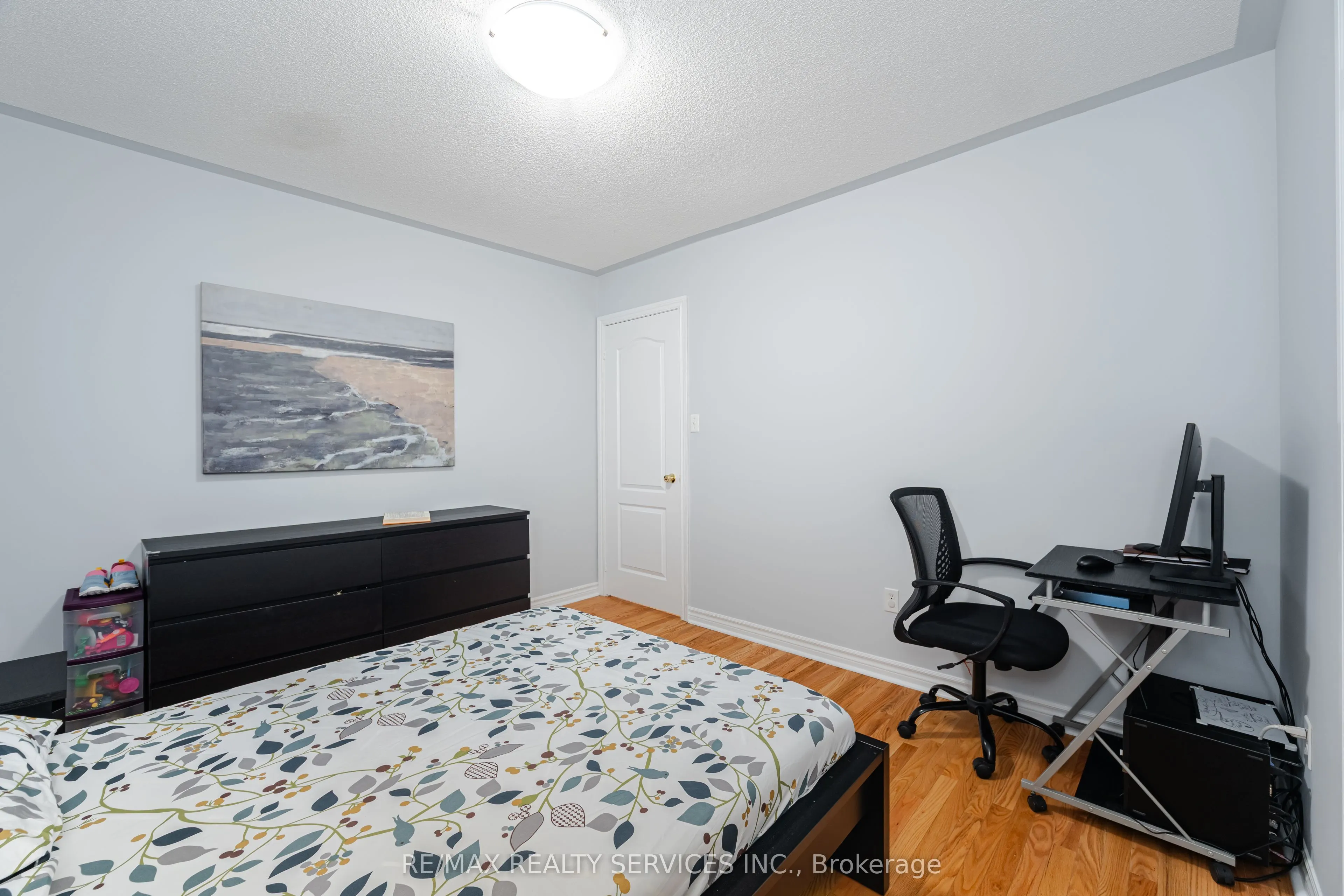 27 Hardgate Crescent
