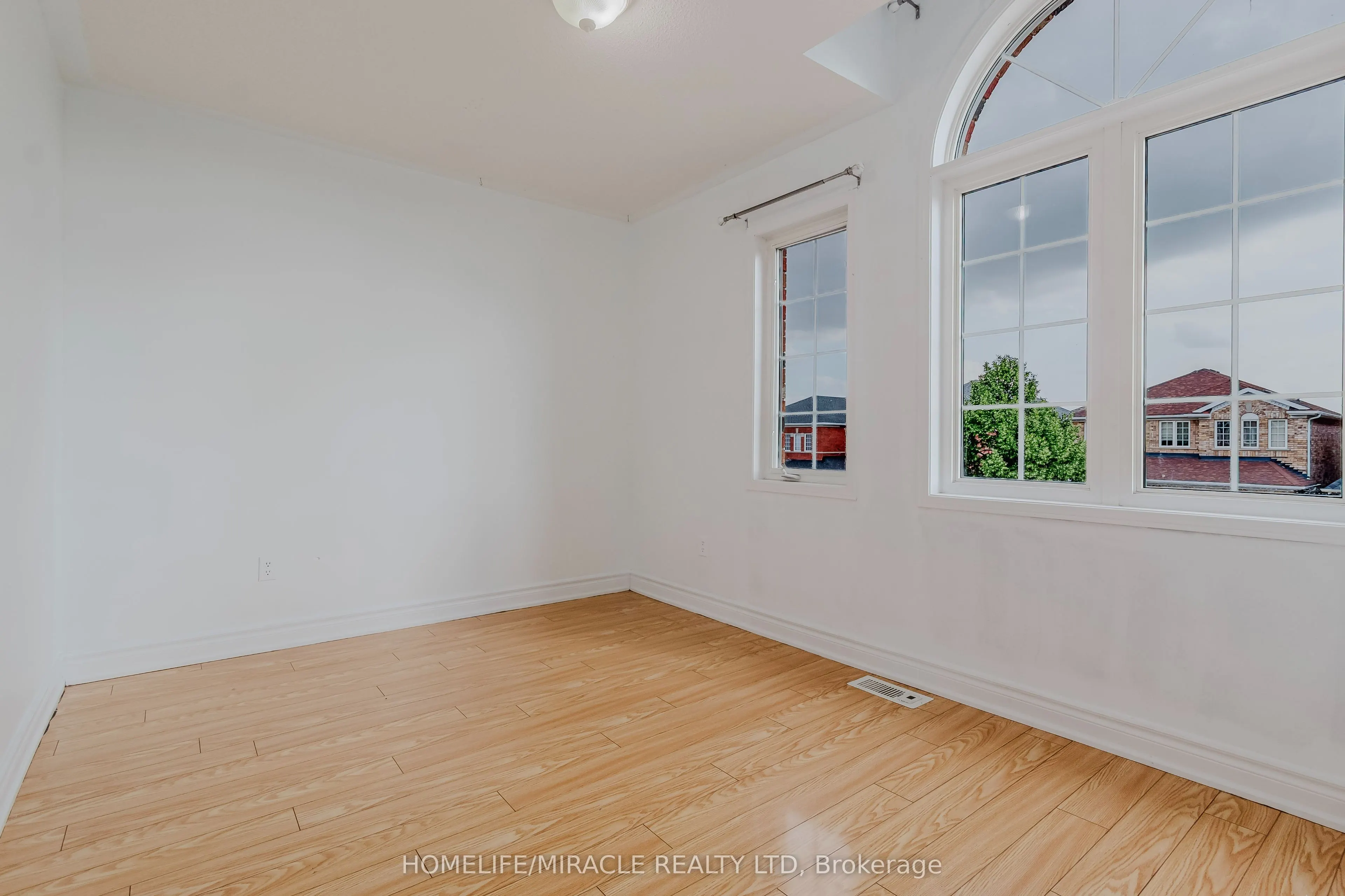 27 Silver Egret Road