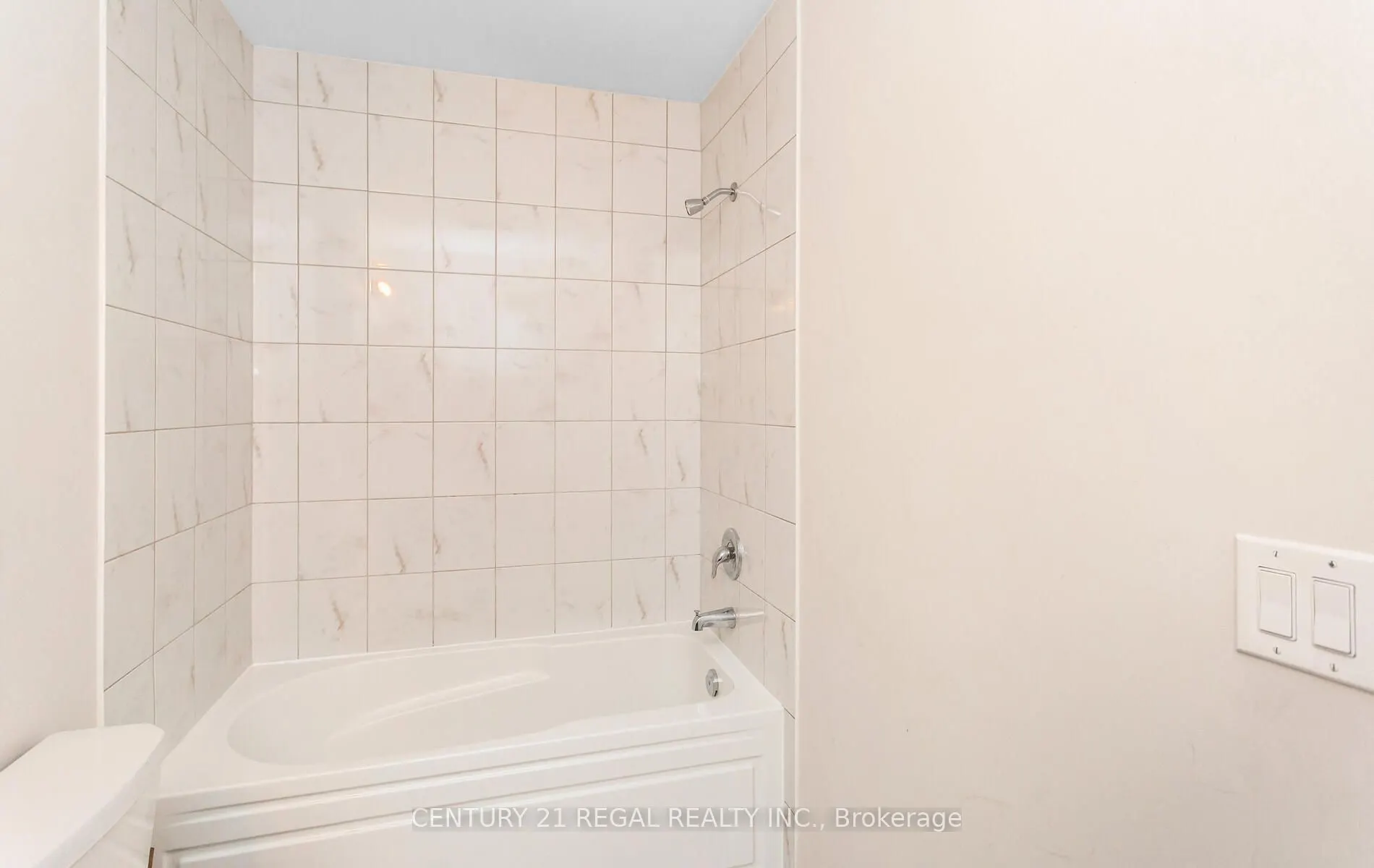 3 Glasson Lane S