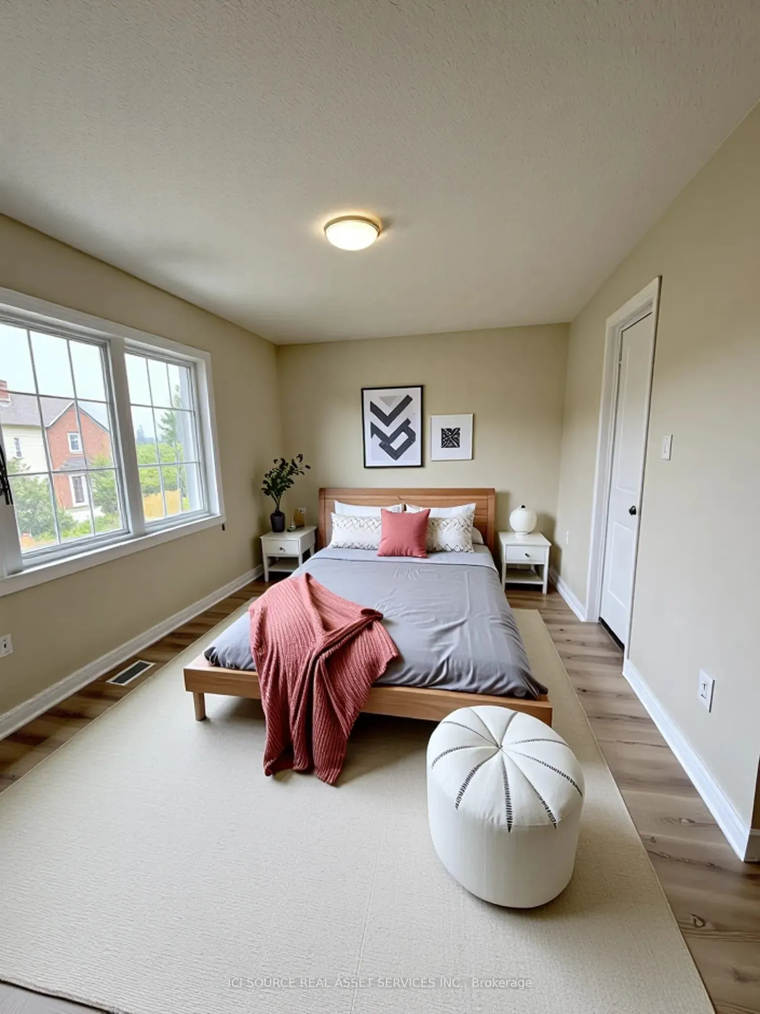 3215 Thomas Street, #4