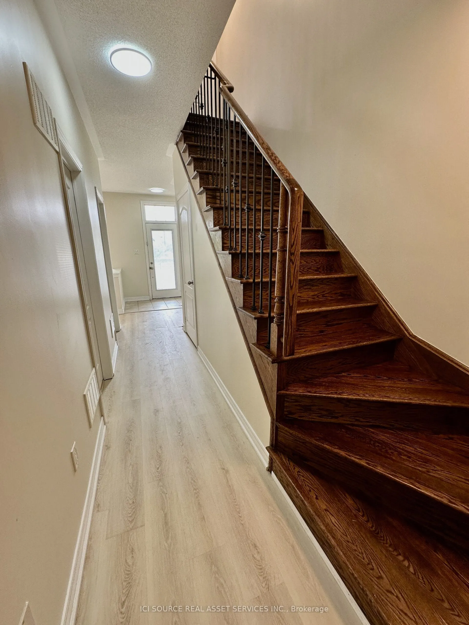 3215 Thomas Street, #4