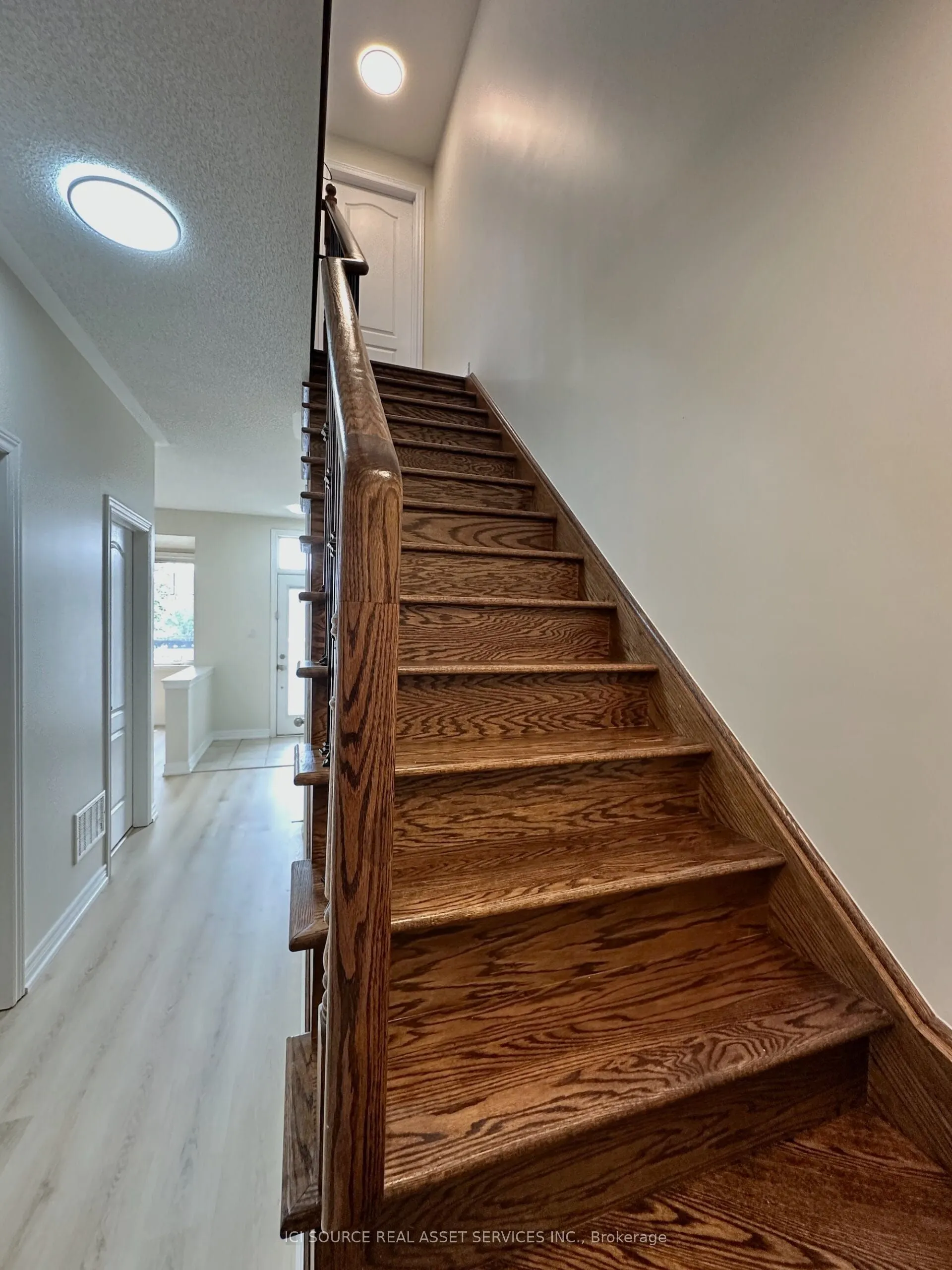 3215 Thomas Street, #4