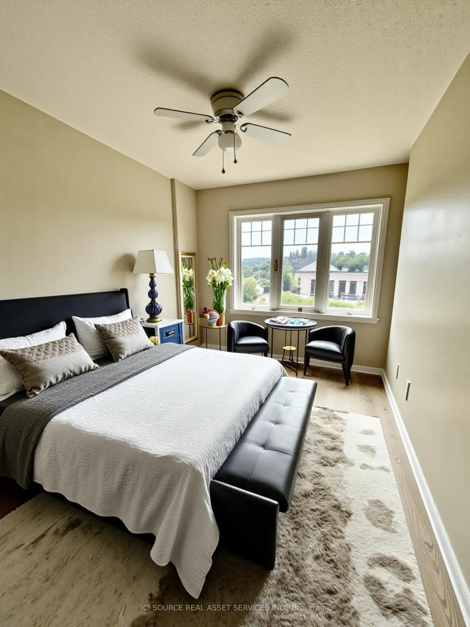 3215 Thomas Street, #4