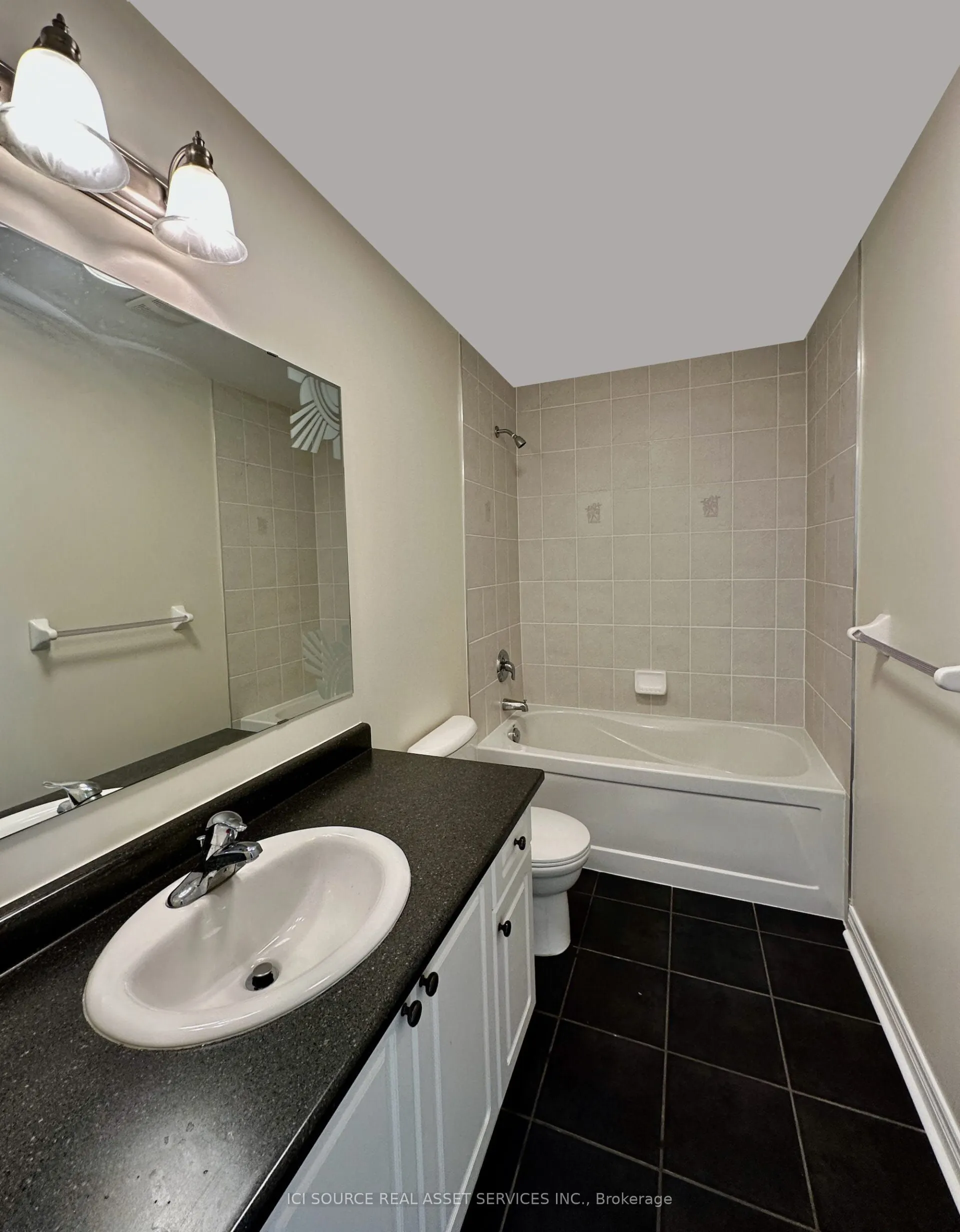 3215 Thomas Street, #4