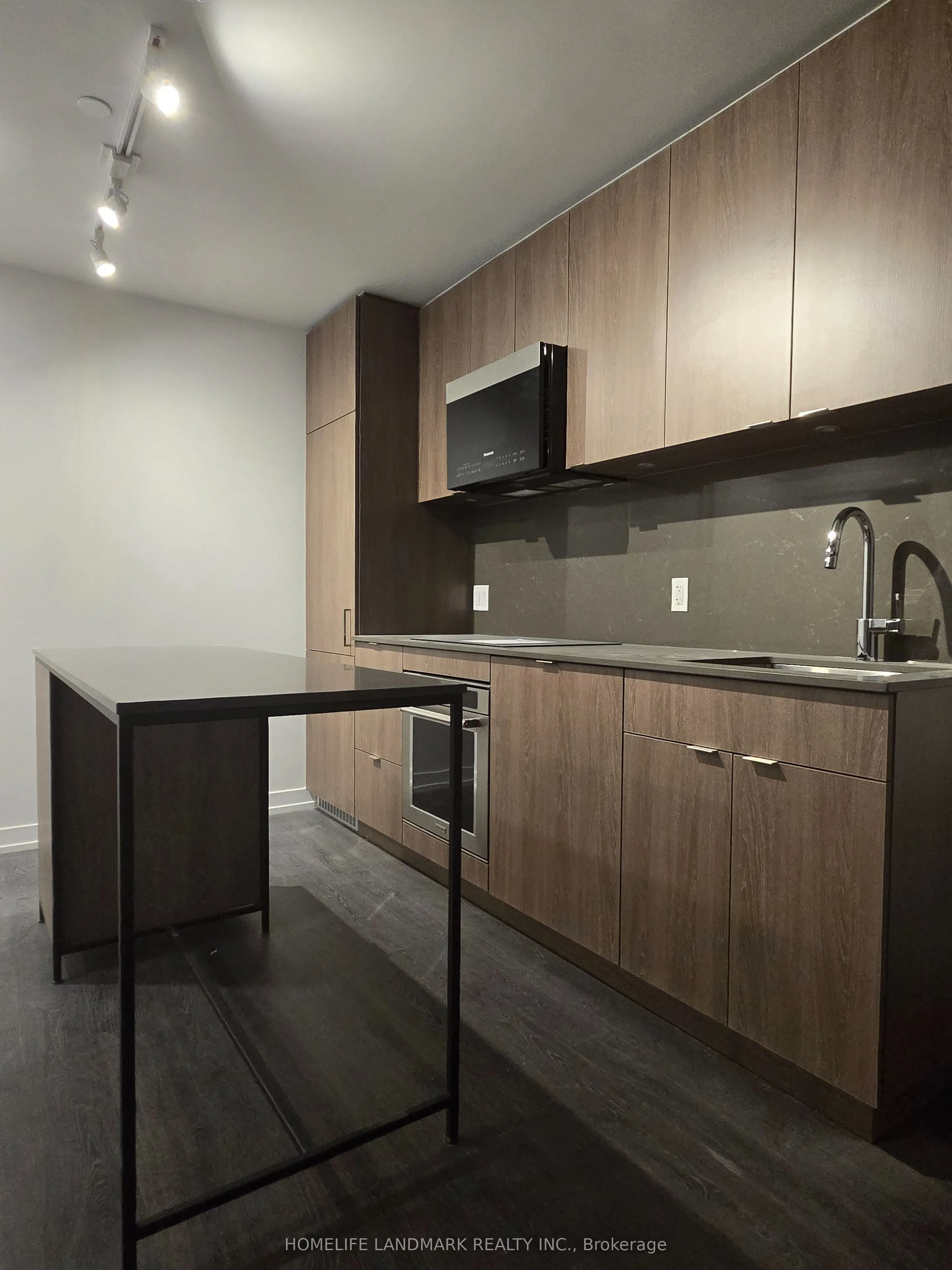 251 Masonry Way, #819