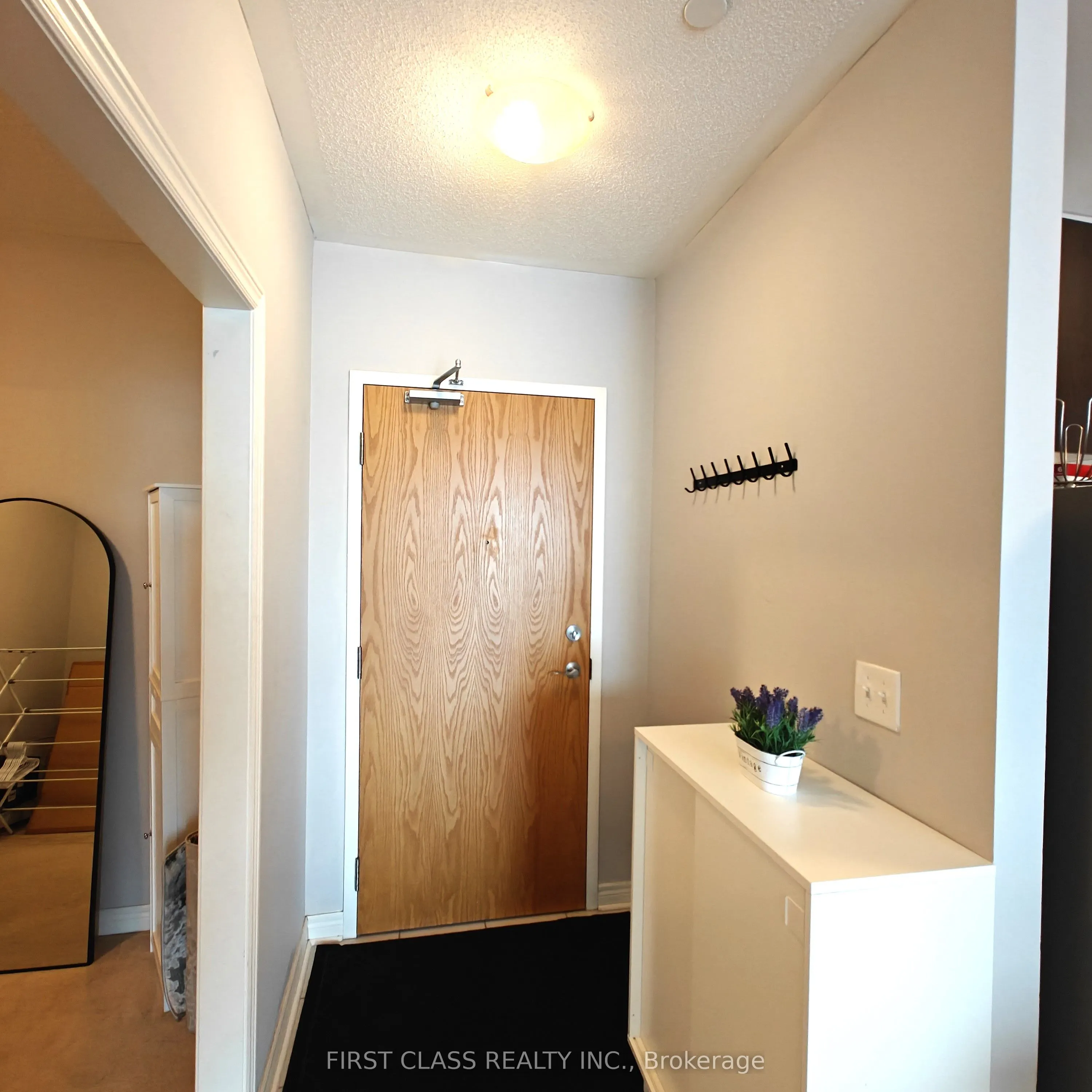 383 Main Street E, #321