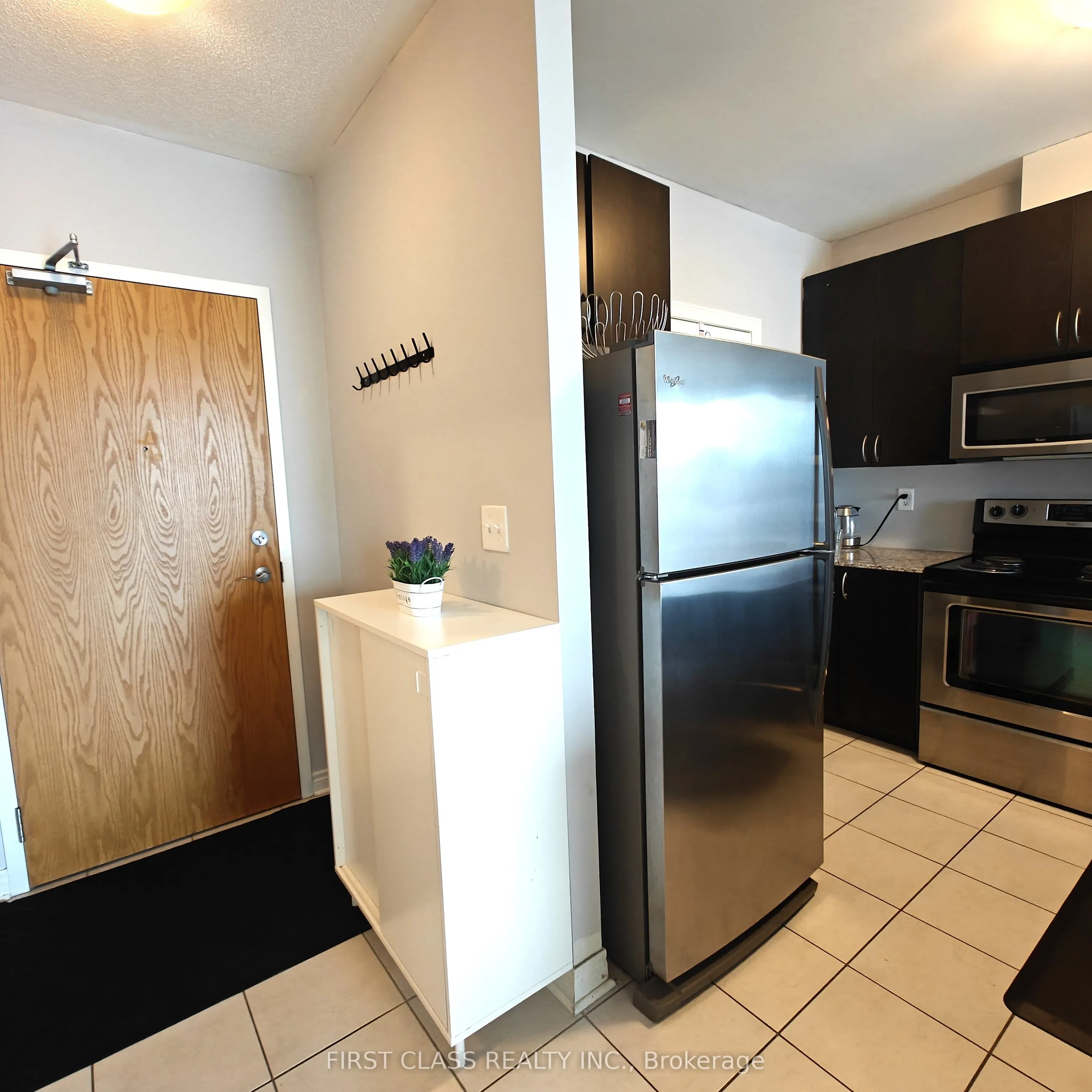 383 Main Street E, #321
