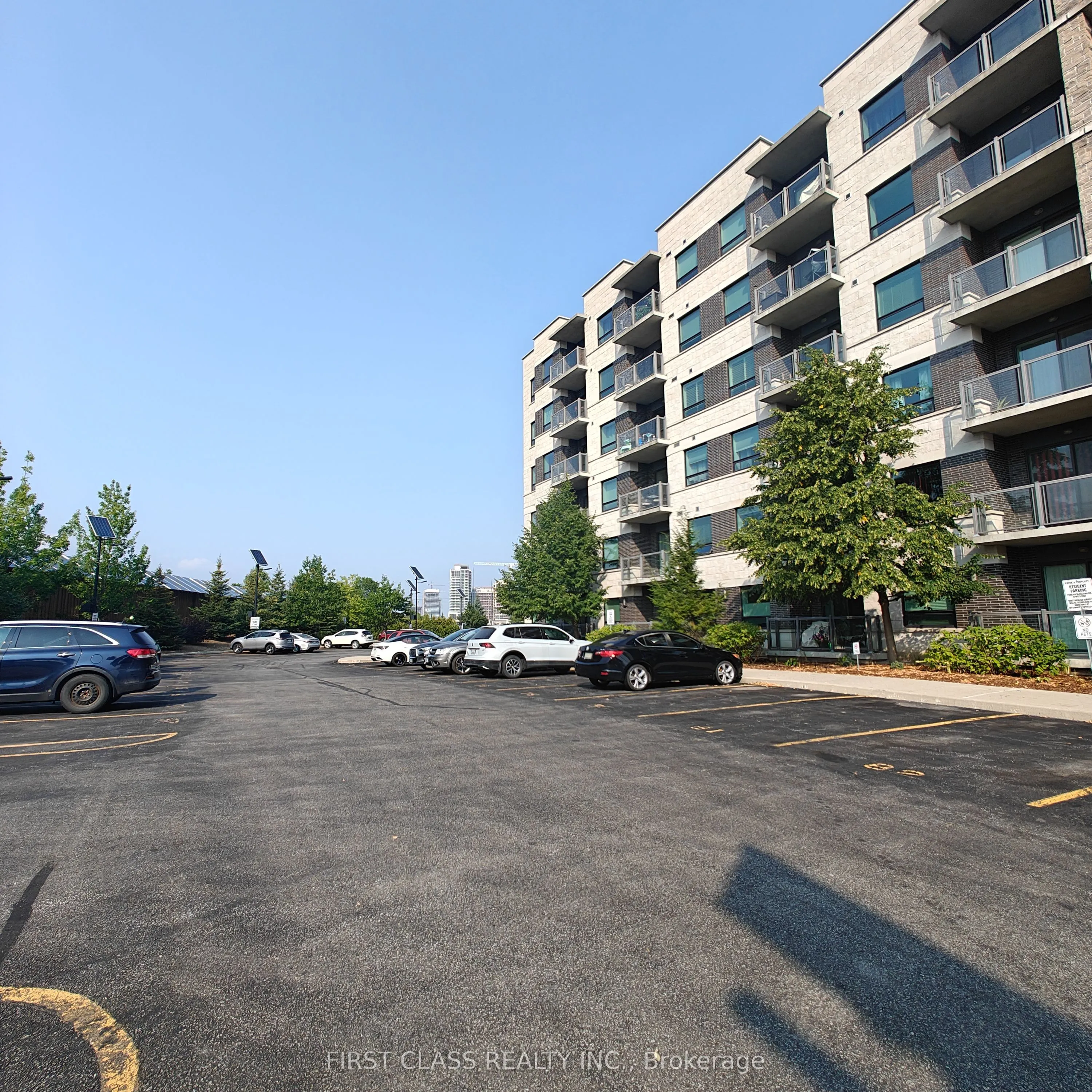 383 Main Street E, #321