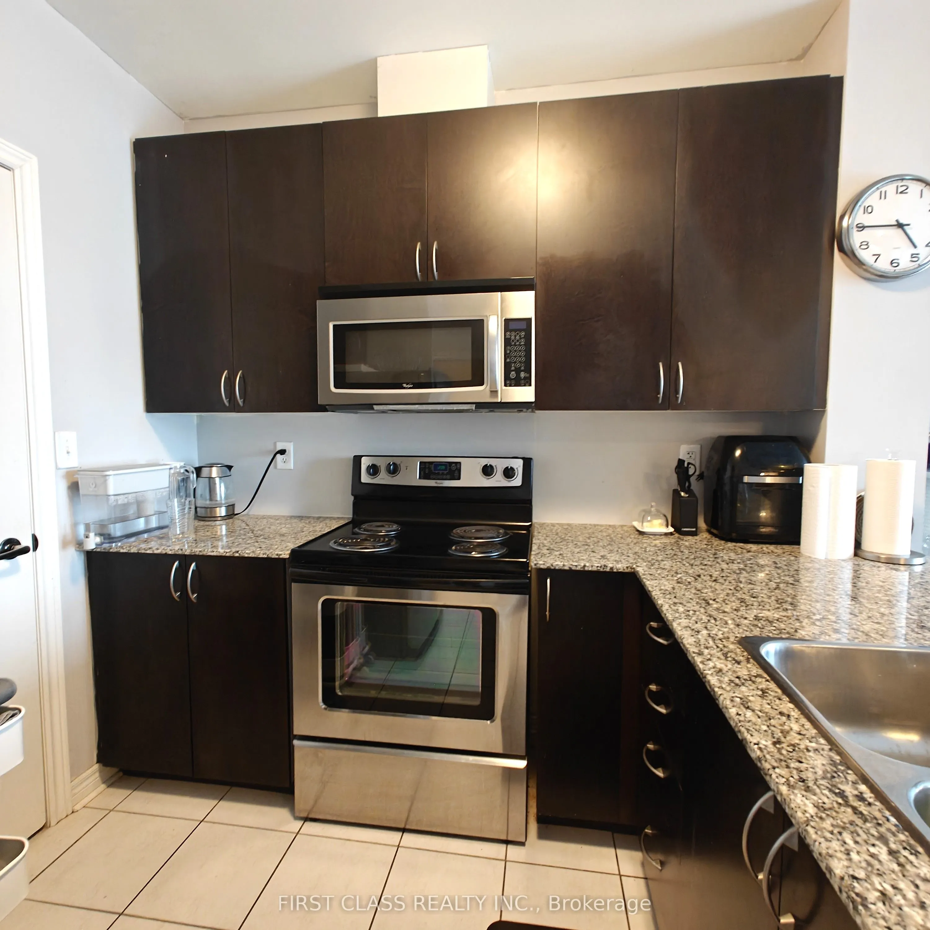 383 Main Street E, #321